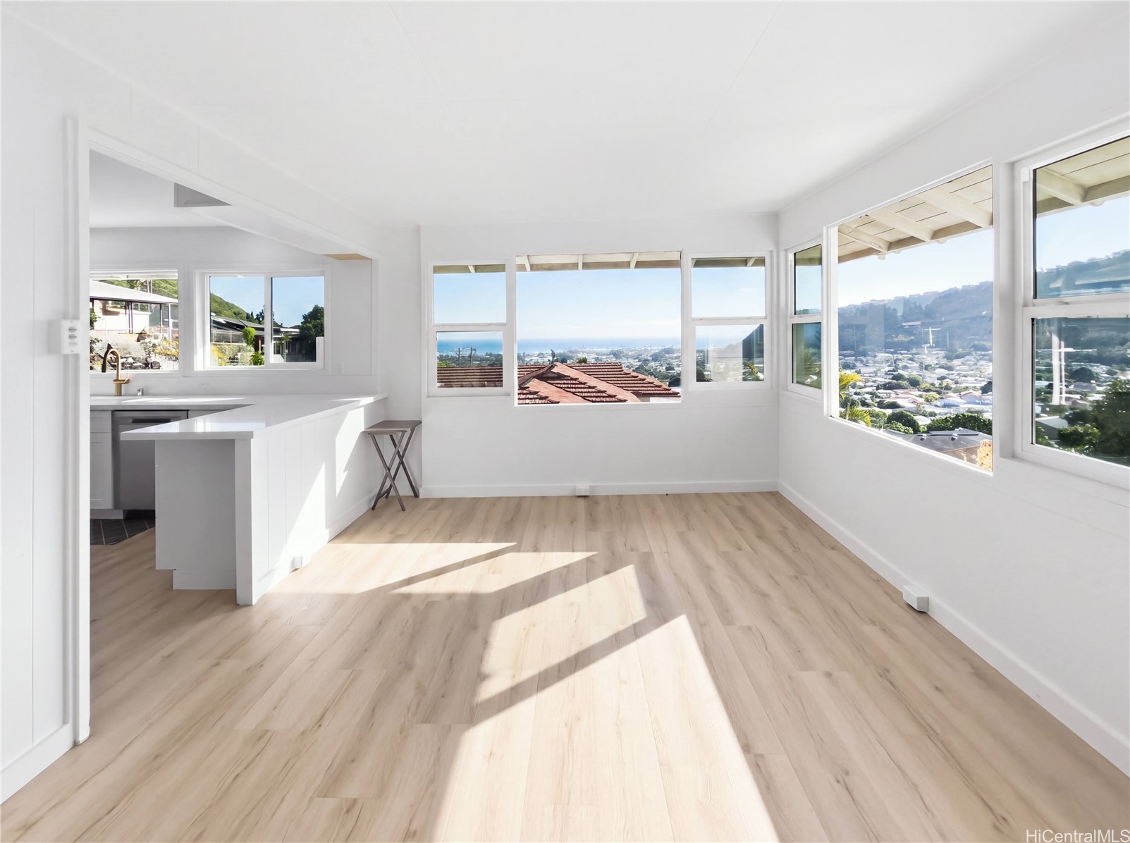 809 Ailuna Street Property Photo 2
