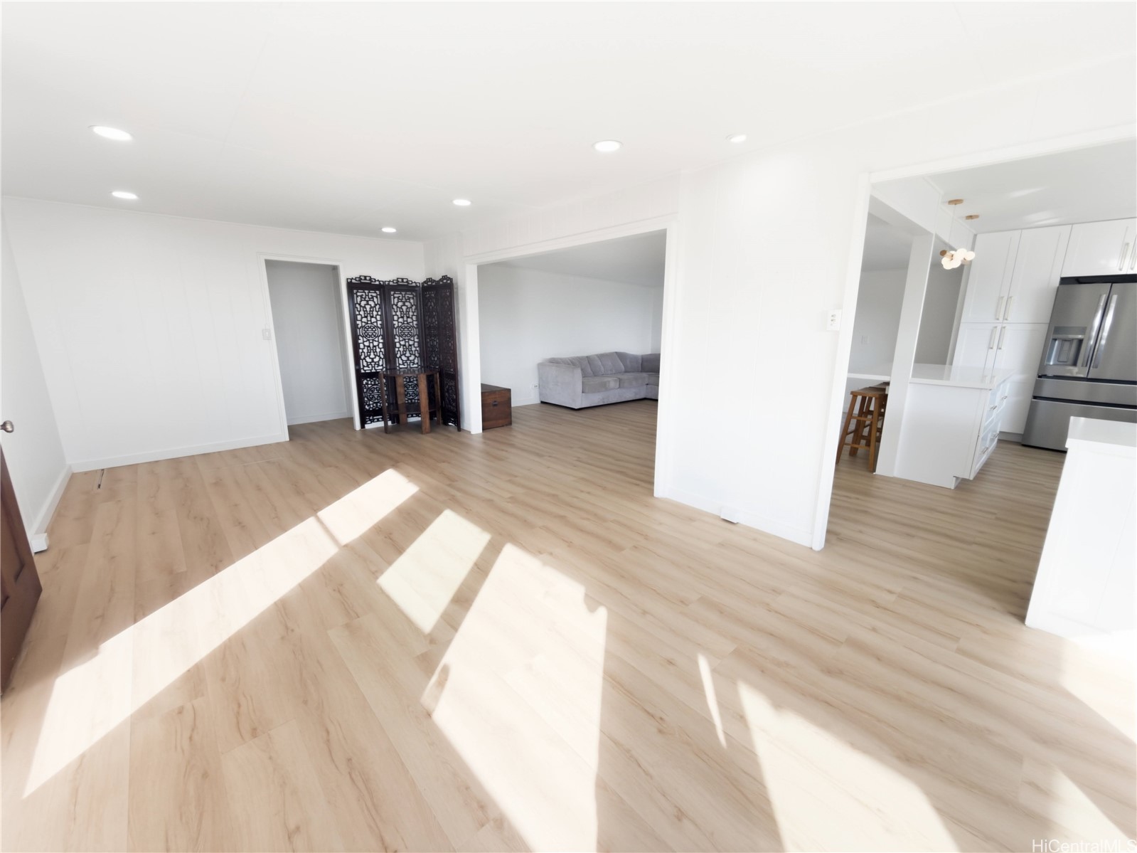 809 Ailuna Street Property Photo 4