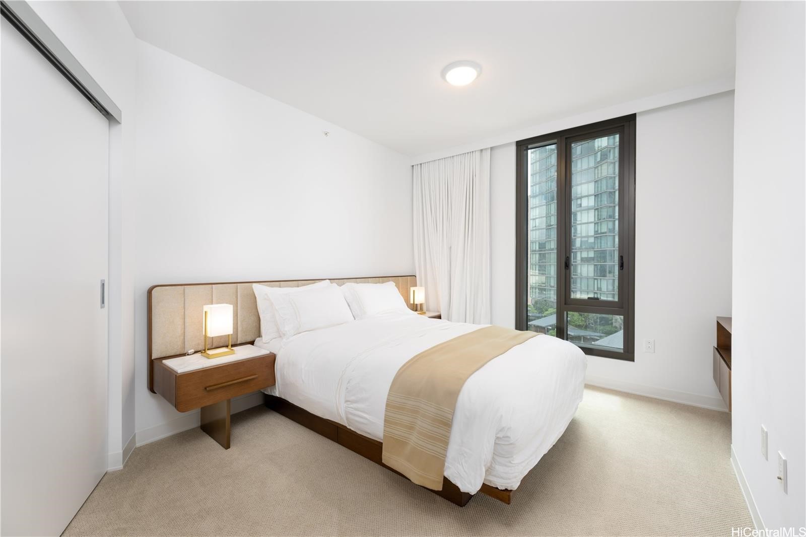 987 Queen Street 1202 Property Photo 3