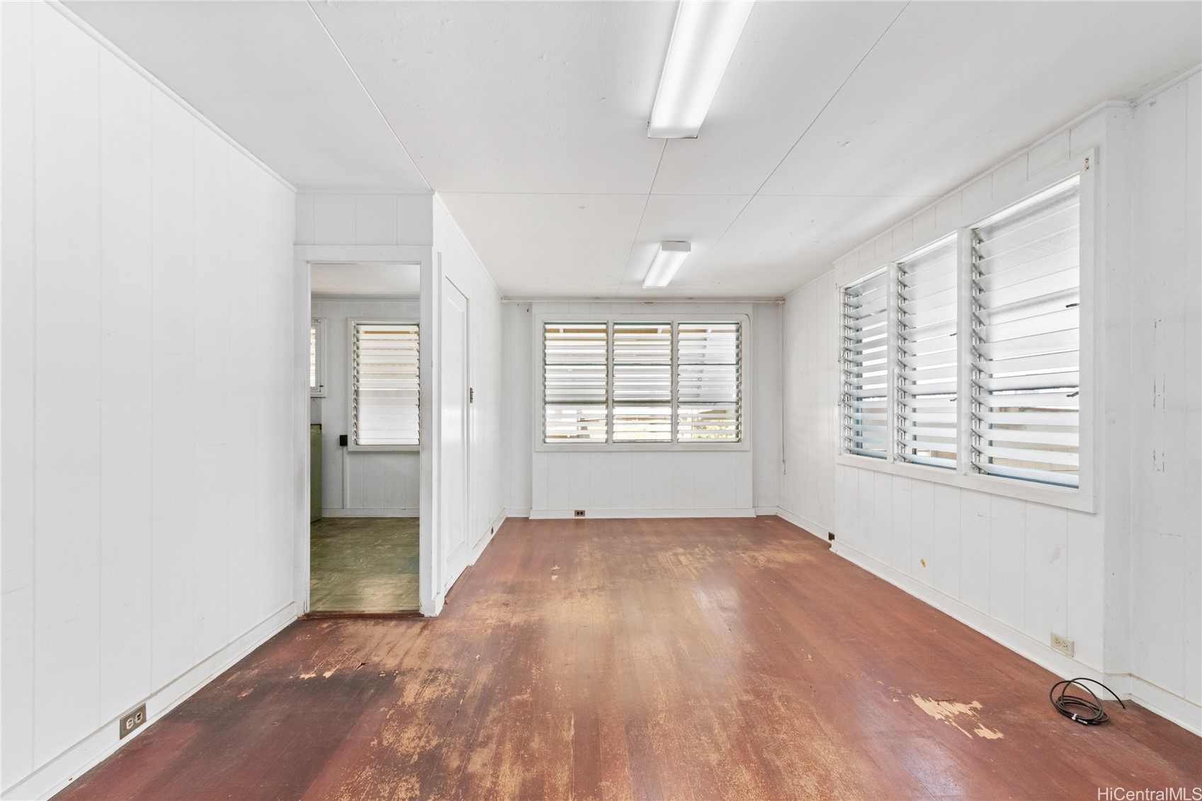 3317 Esther Street Property Photo 6