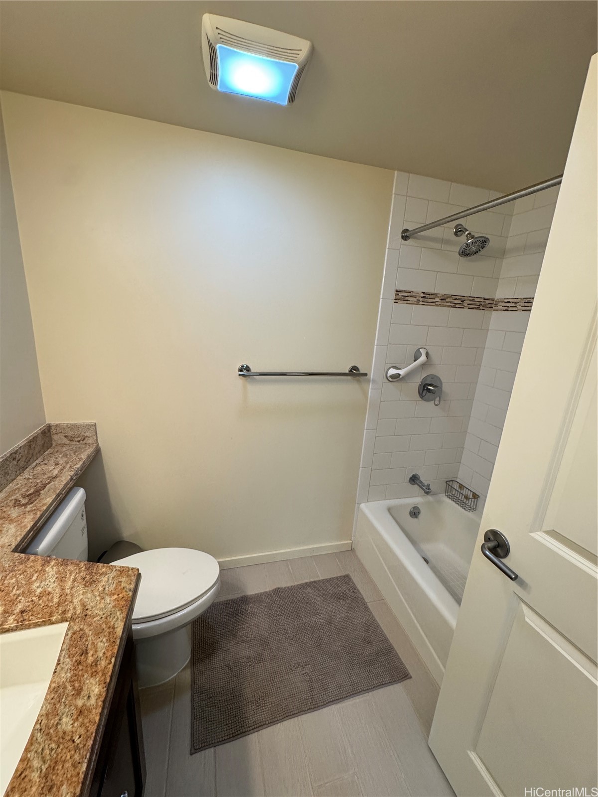 1820 Kaioo Drive A403 Property Photo 13