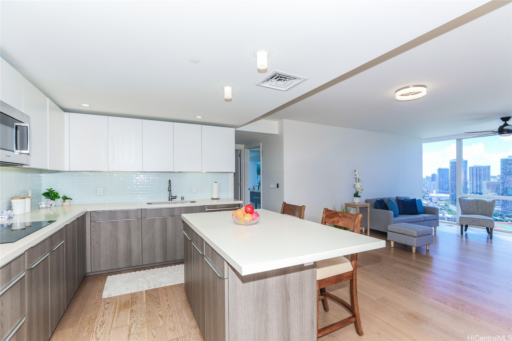 202616427 Property Photo 3