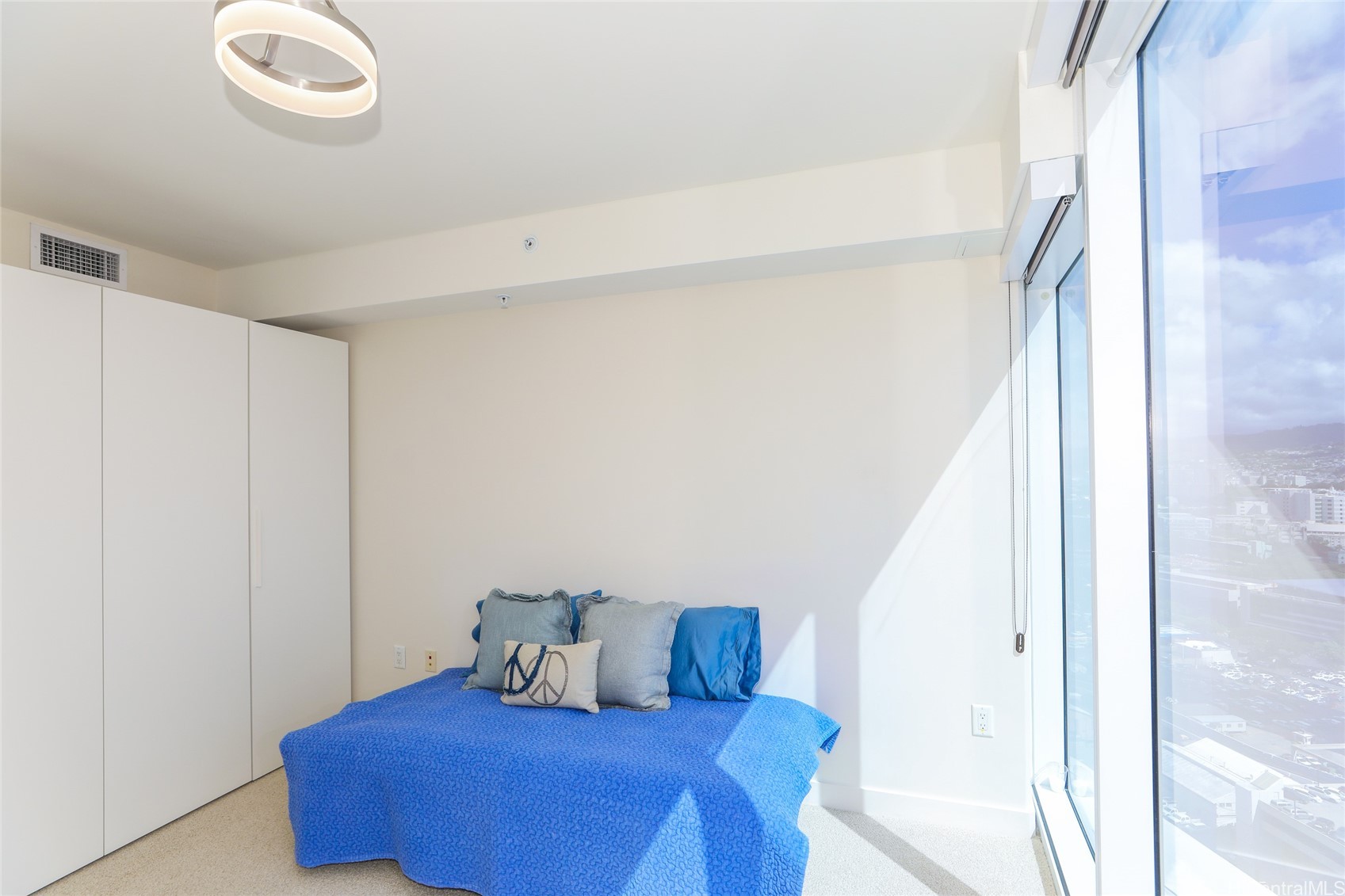 202616427 Property Photo 6