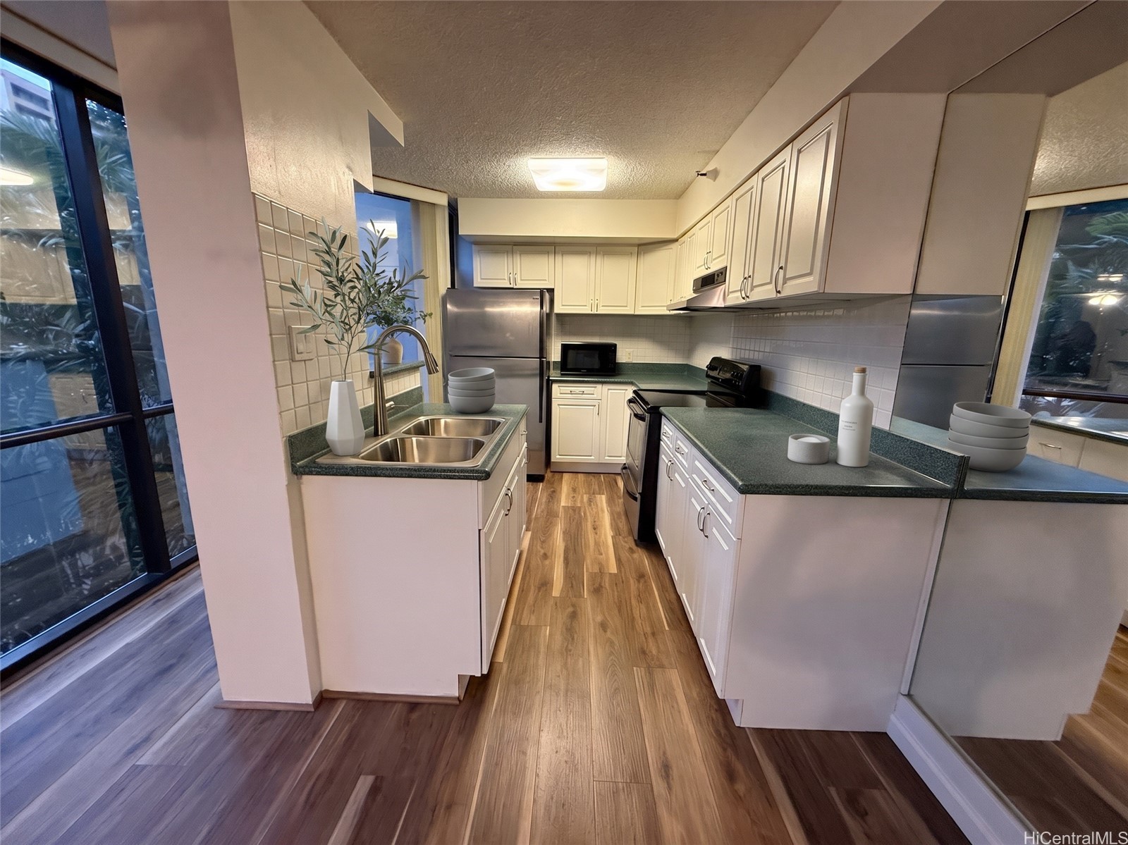 930 Kaheka Street 203 Property Photo 4