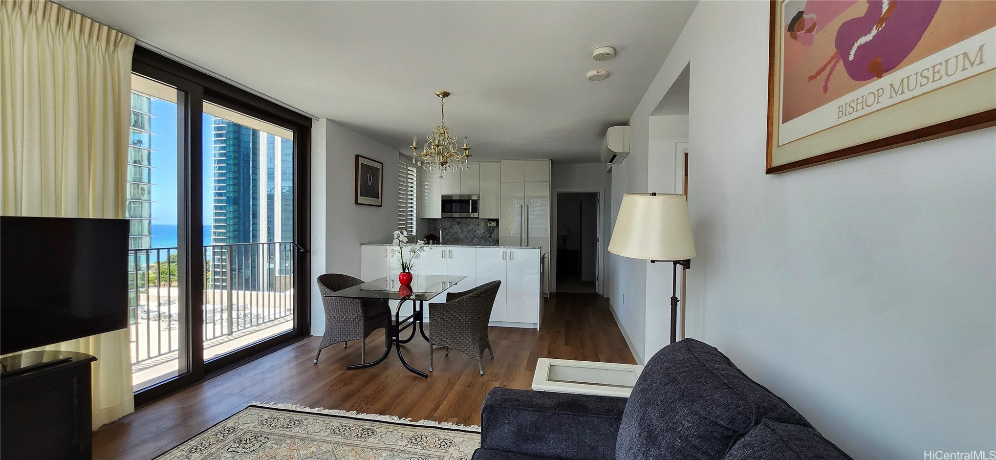 987 Queen Street 1614 Property Photo 4
