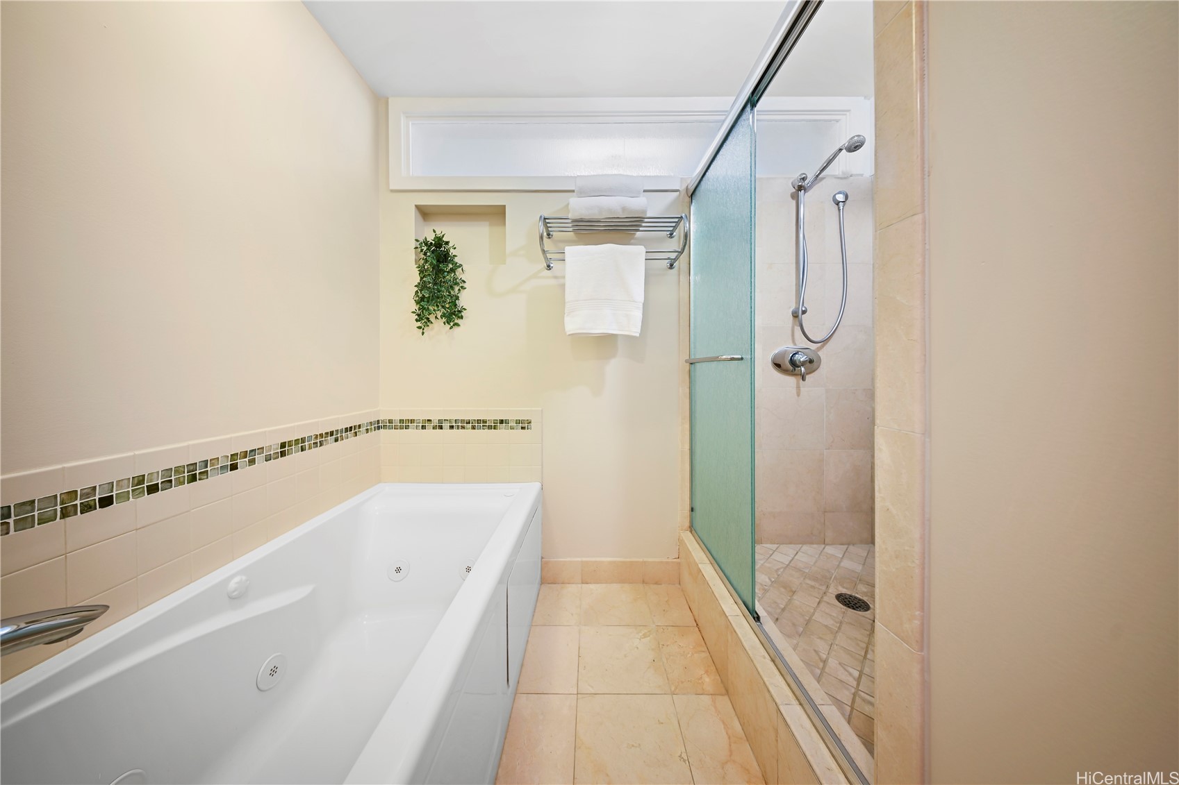 927 Prospect Street 1601 Property Photo 15