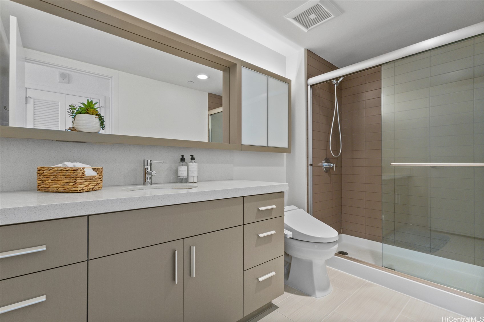 600 Ala Moana Boulevard 2406 Property Photo 6