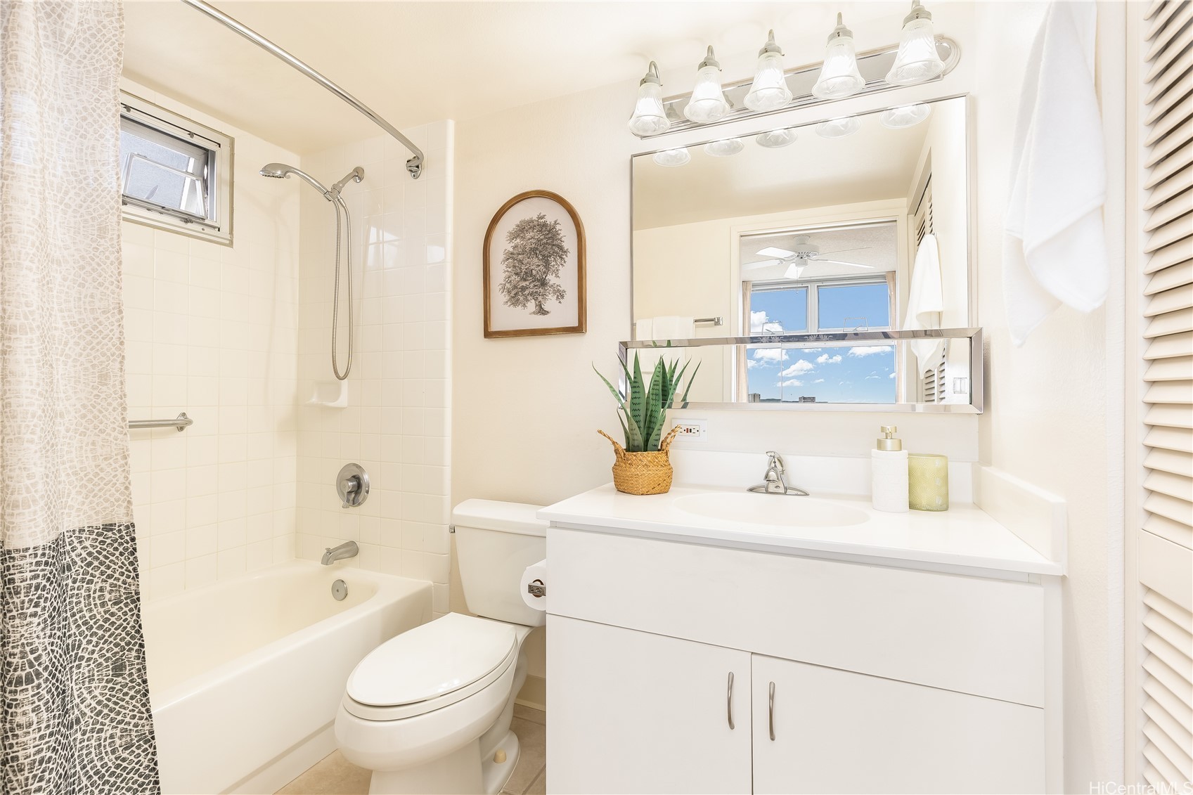 1450 Young Street 2101 Property Photo 14