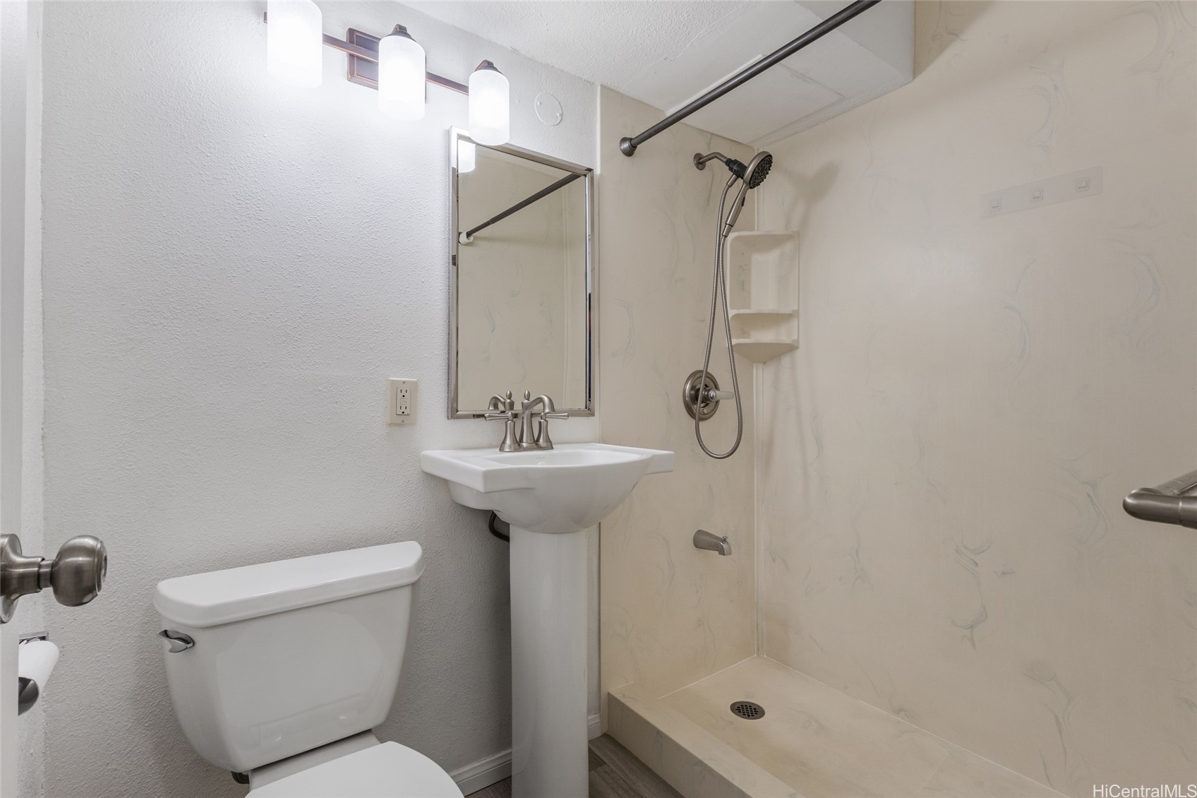 1735 Dole Street 203 Property Photo 14