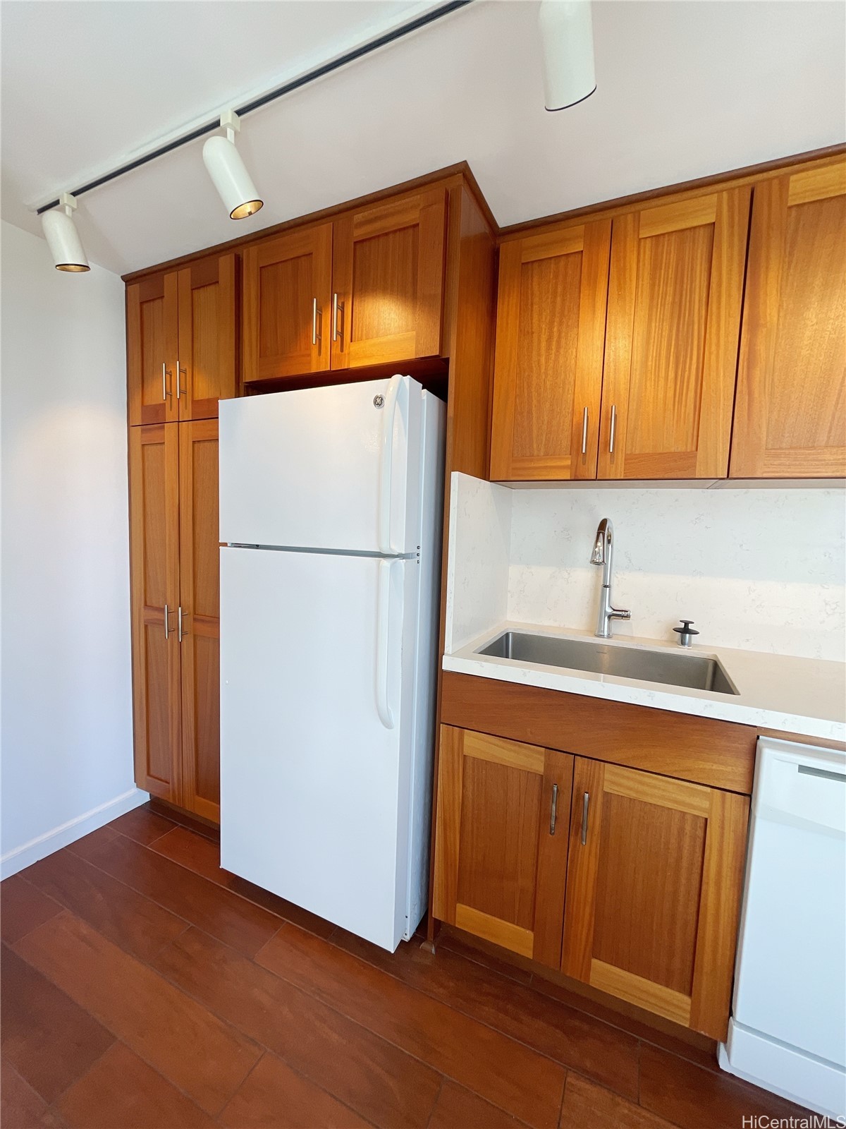 1541 Dominis Street 802 Property Photo 6