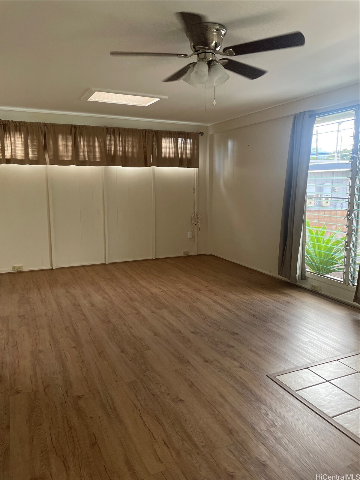 202616489 Property Photo 2