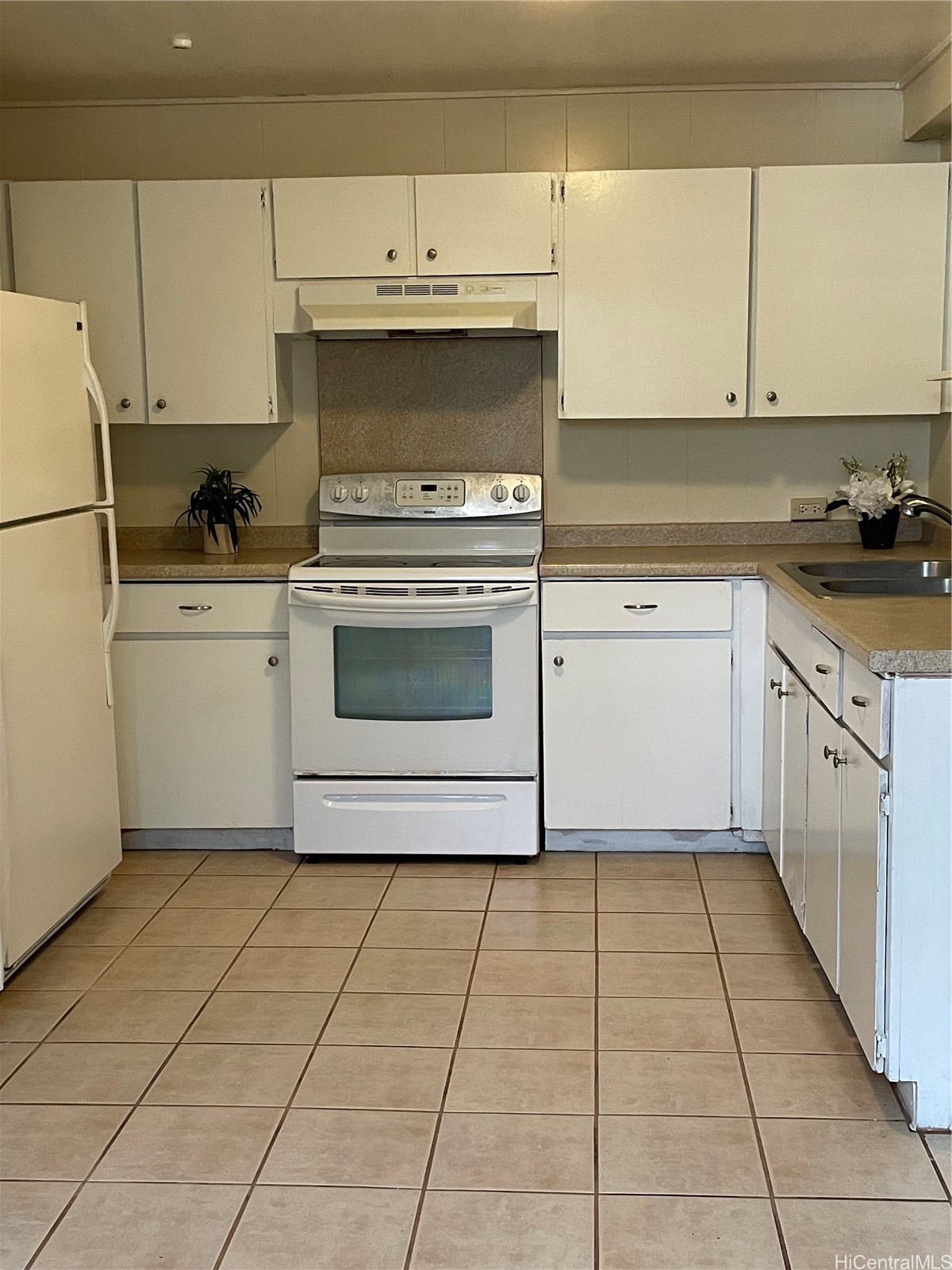 202616489 Property Photo 3