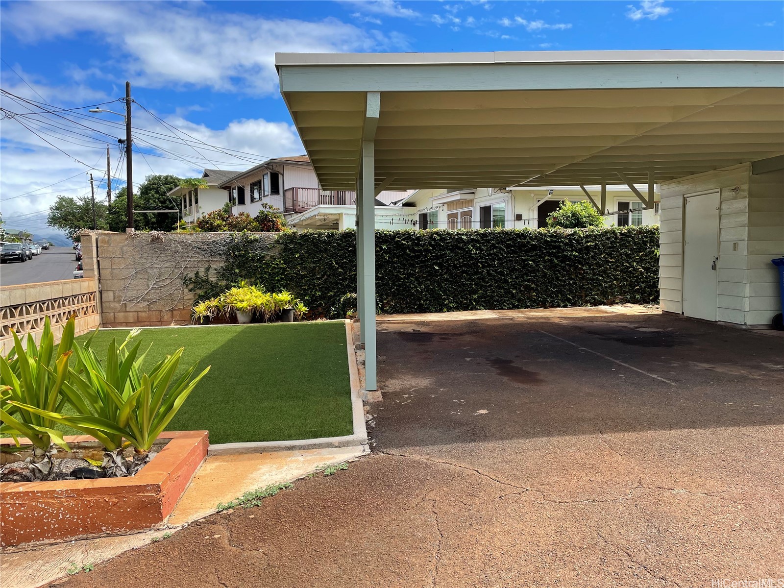 202616489 Property Photo 9