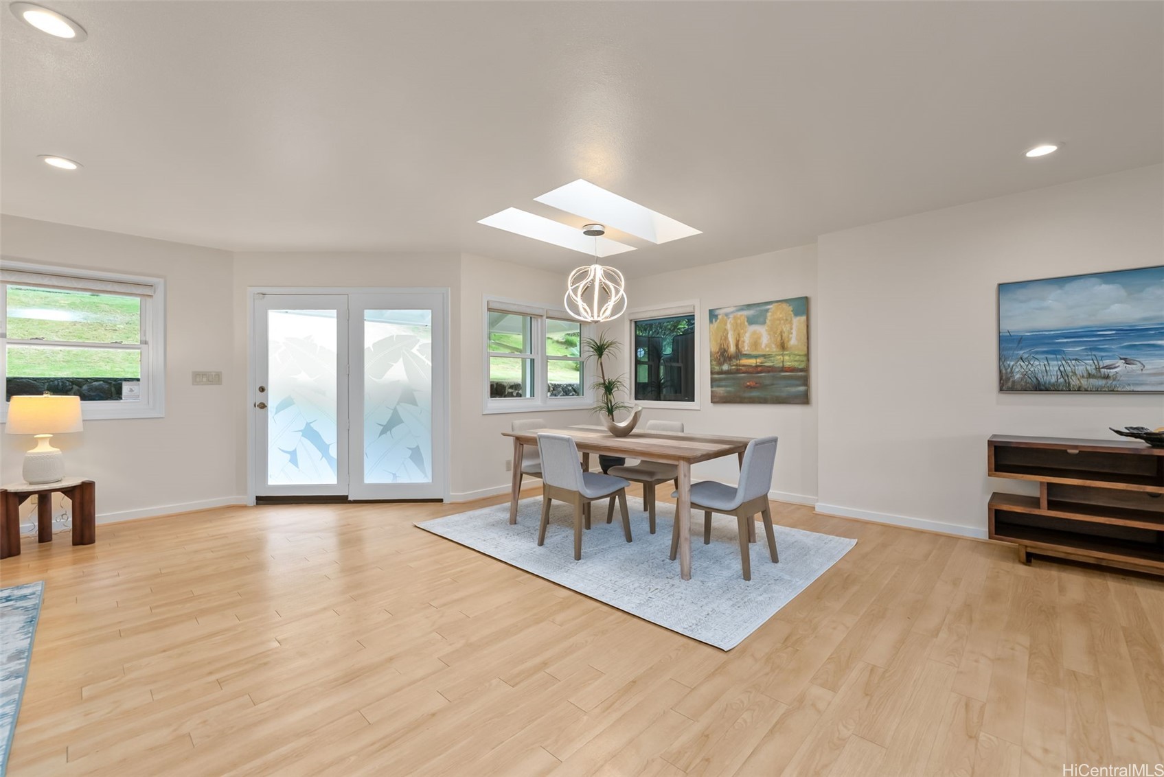 2432 Myrtle Street Property Photo 5