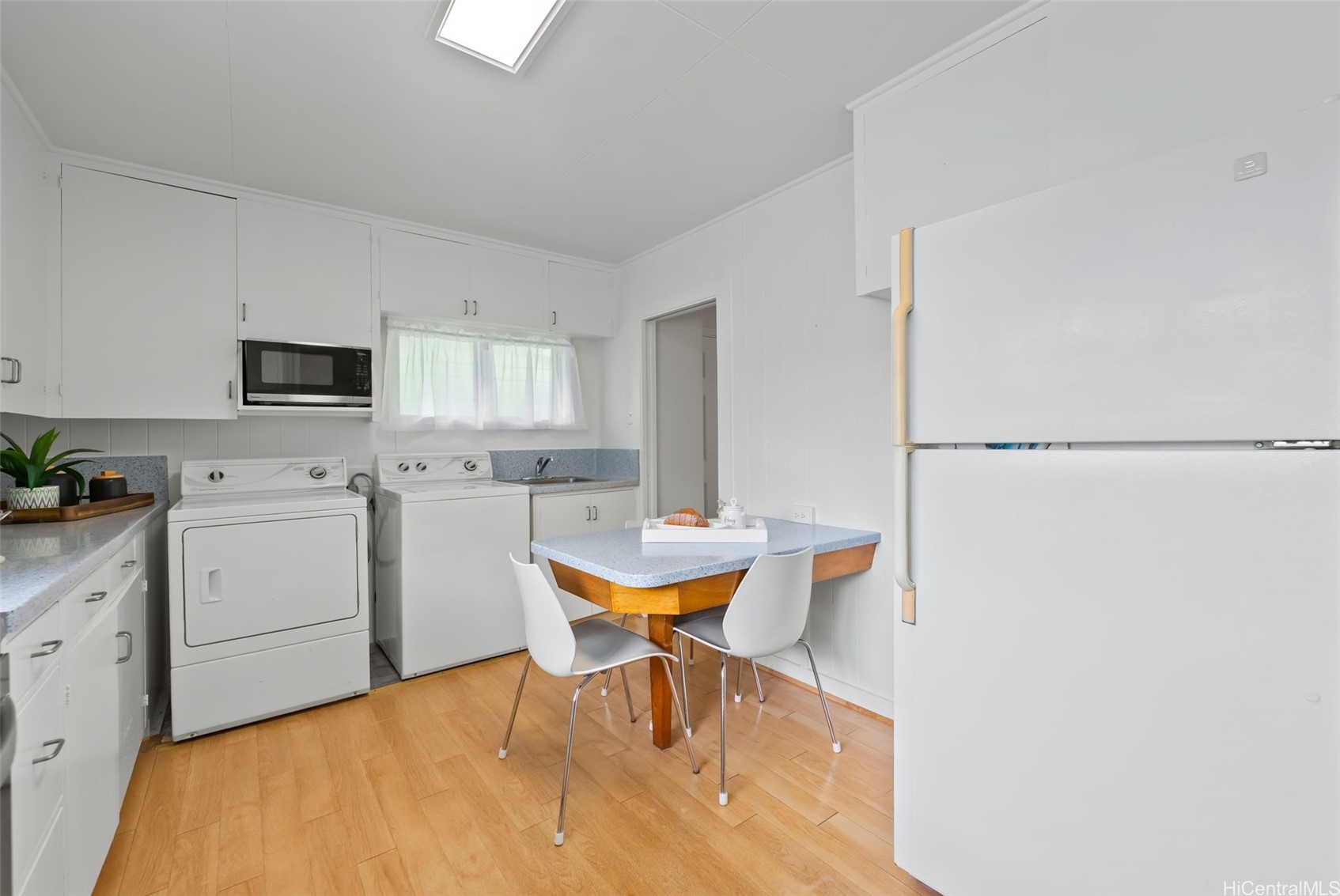 2432 Myrtle Street Property Photo 8