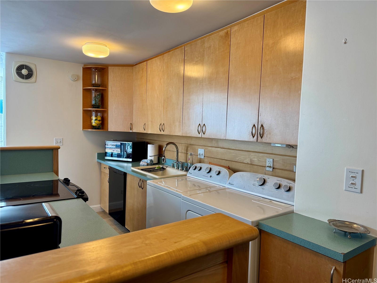 2415 Ala Wai Boulevard 1708 Property Photo 3
