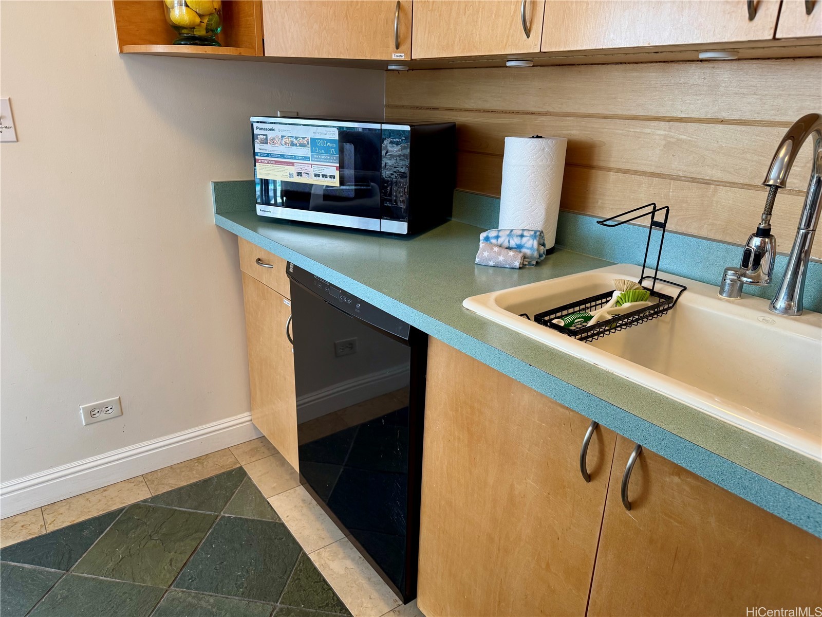 2415 Ala Wai Boulevard 1708 Property Photo 5