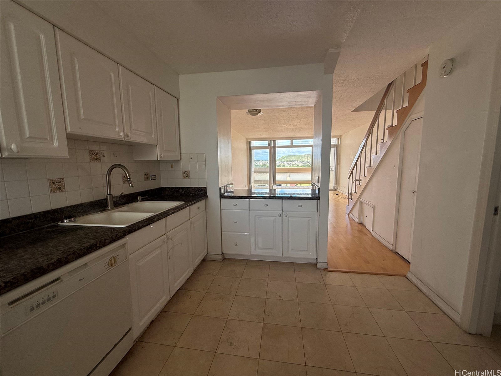 500 University Avenue 1123 Property Photo 2