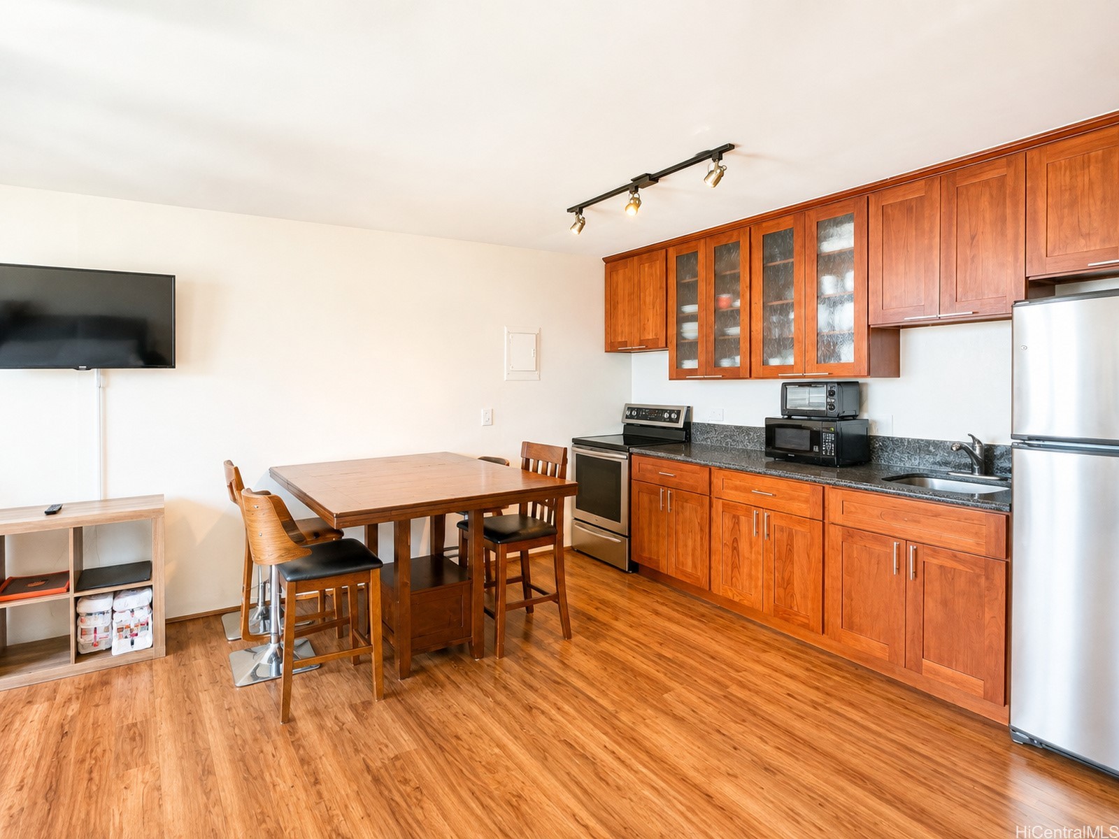 2240 Kuhio Avenue 1607 Property Photo 5