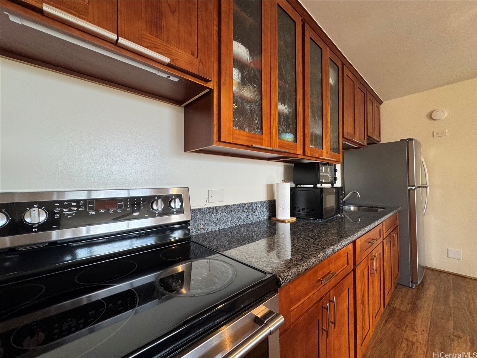 2240 Kuhio Avenue 1607 Property Photo 7