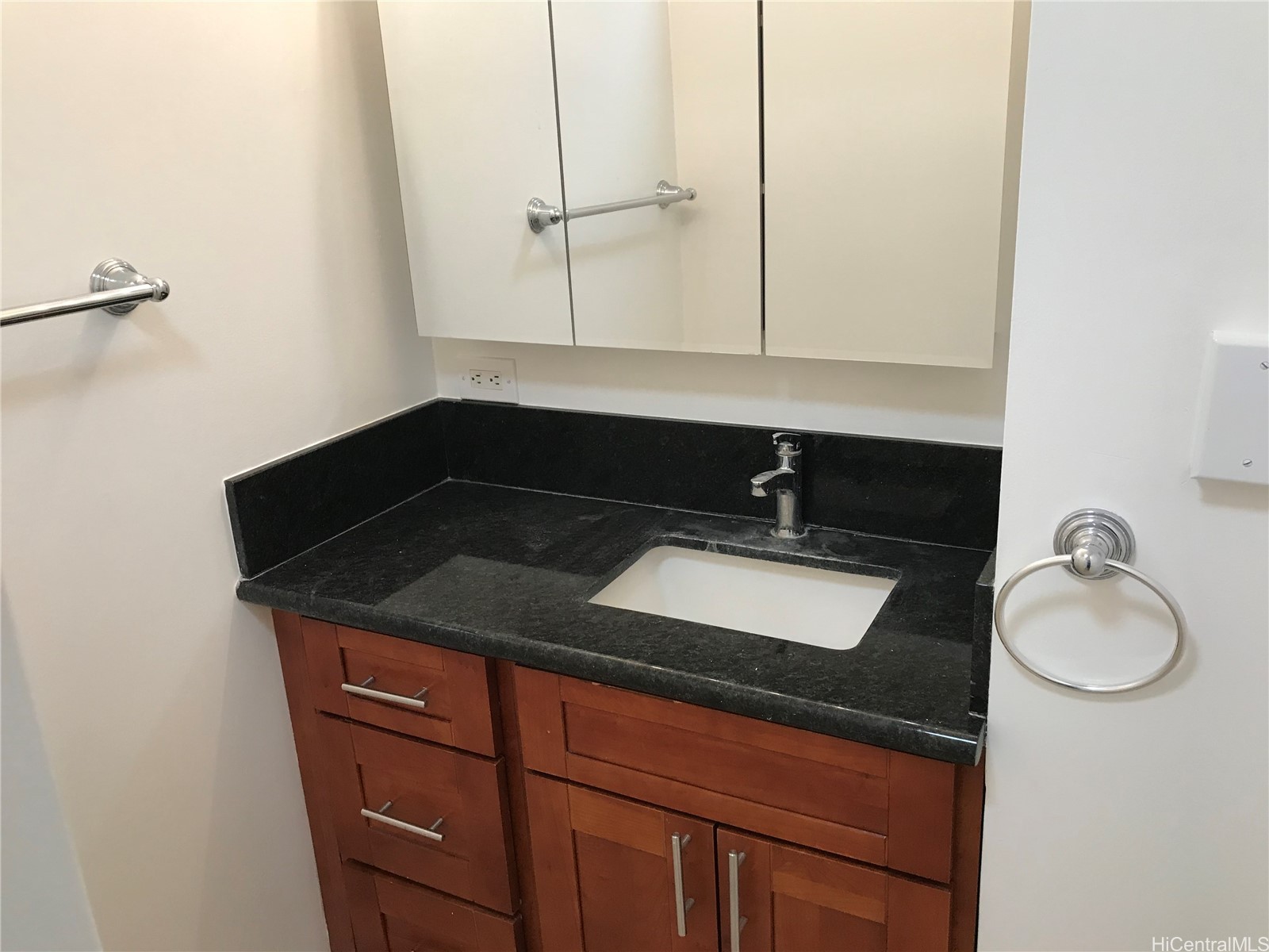 625 Iolani Avenue D601 Property Photo 8