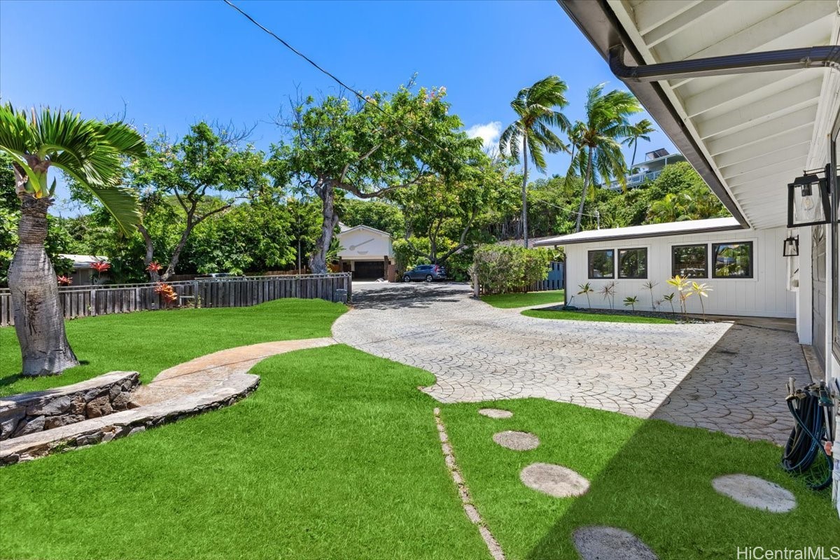 151 Alala Road Property Photo 3