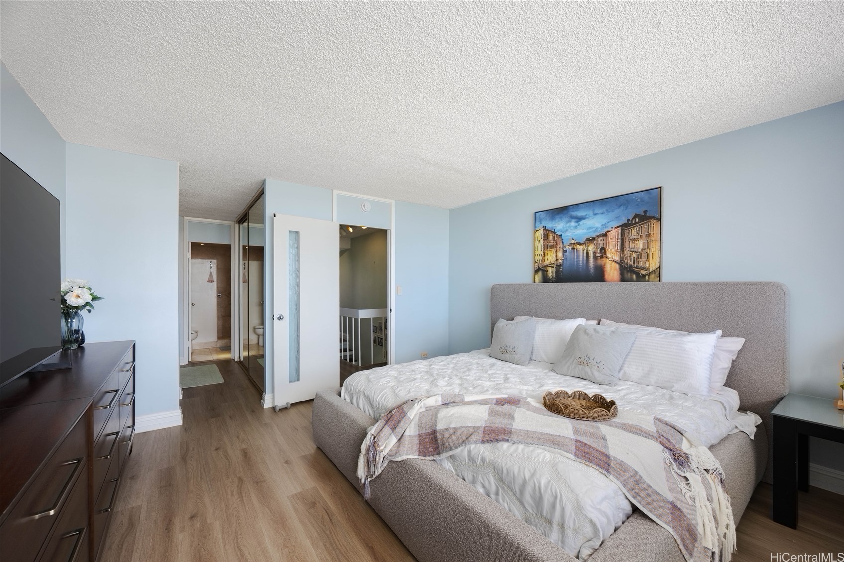 500 University Avenue 2204 Property Photo 16