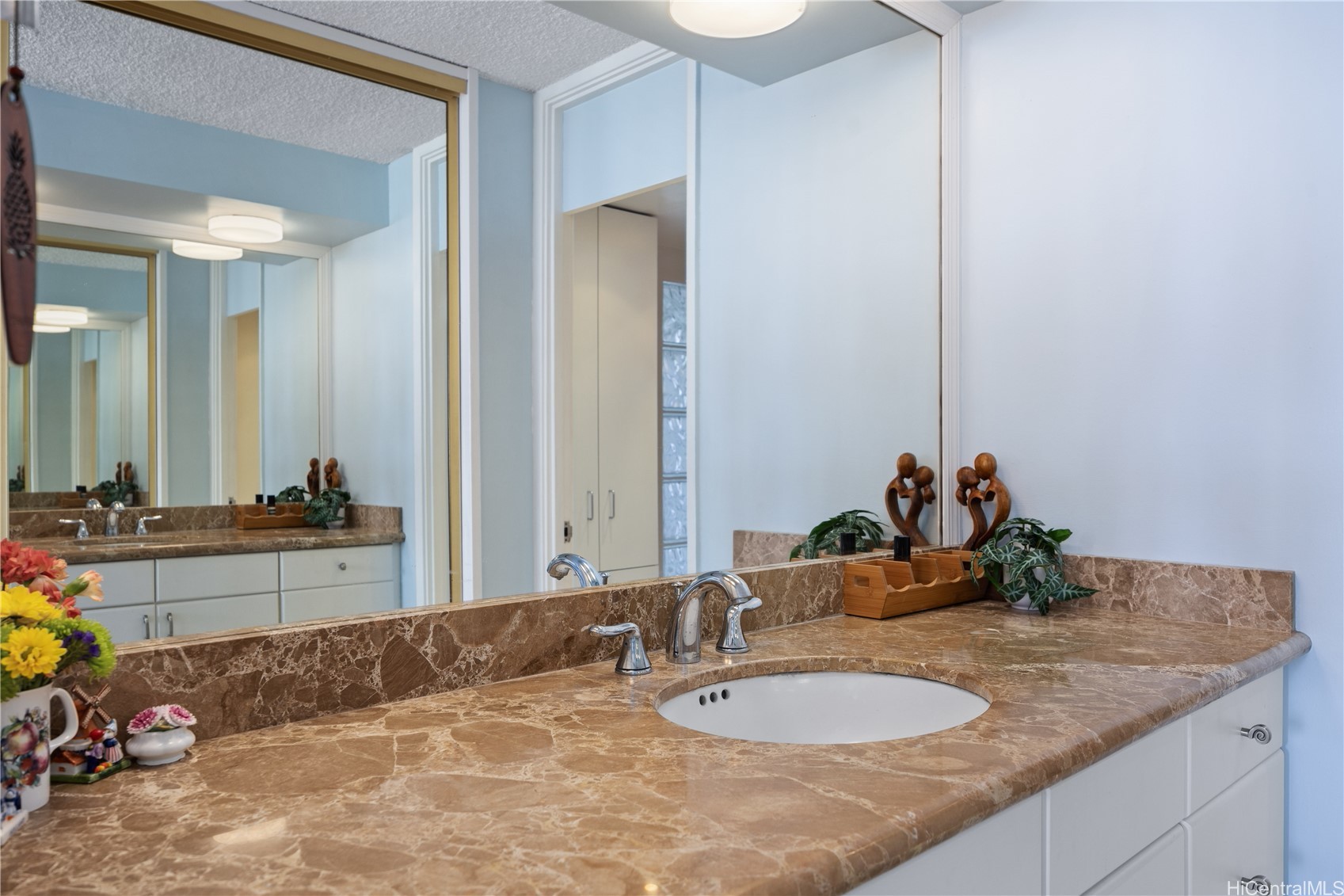 500 University Avenue 2204 Property Photo 18