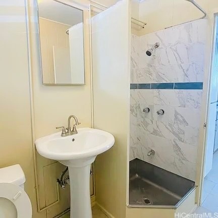 2550 Date Street Property Photo 6