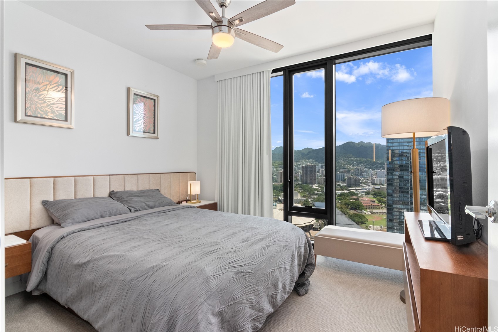 987 Queen Street 3514 Property Photo 11