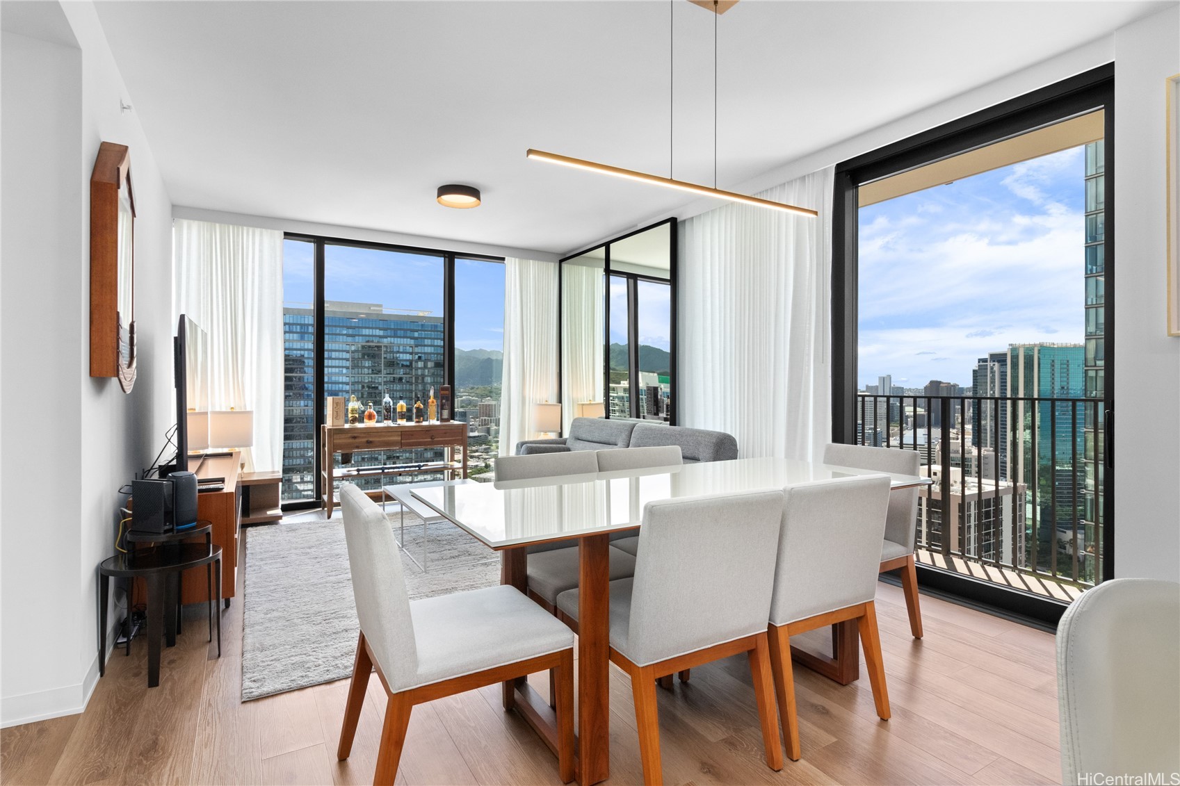 987 Queen Street 3514 Property Photo 20