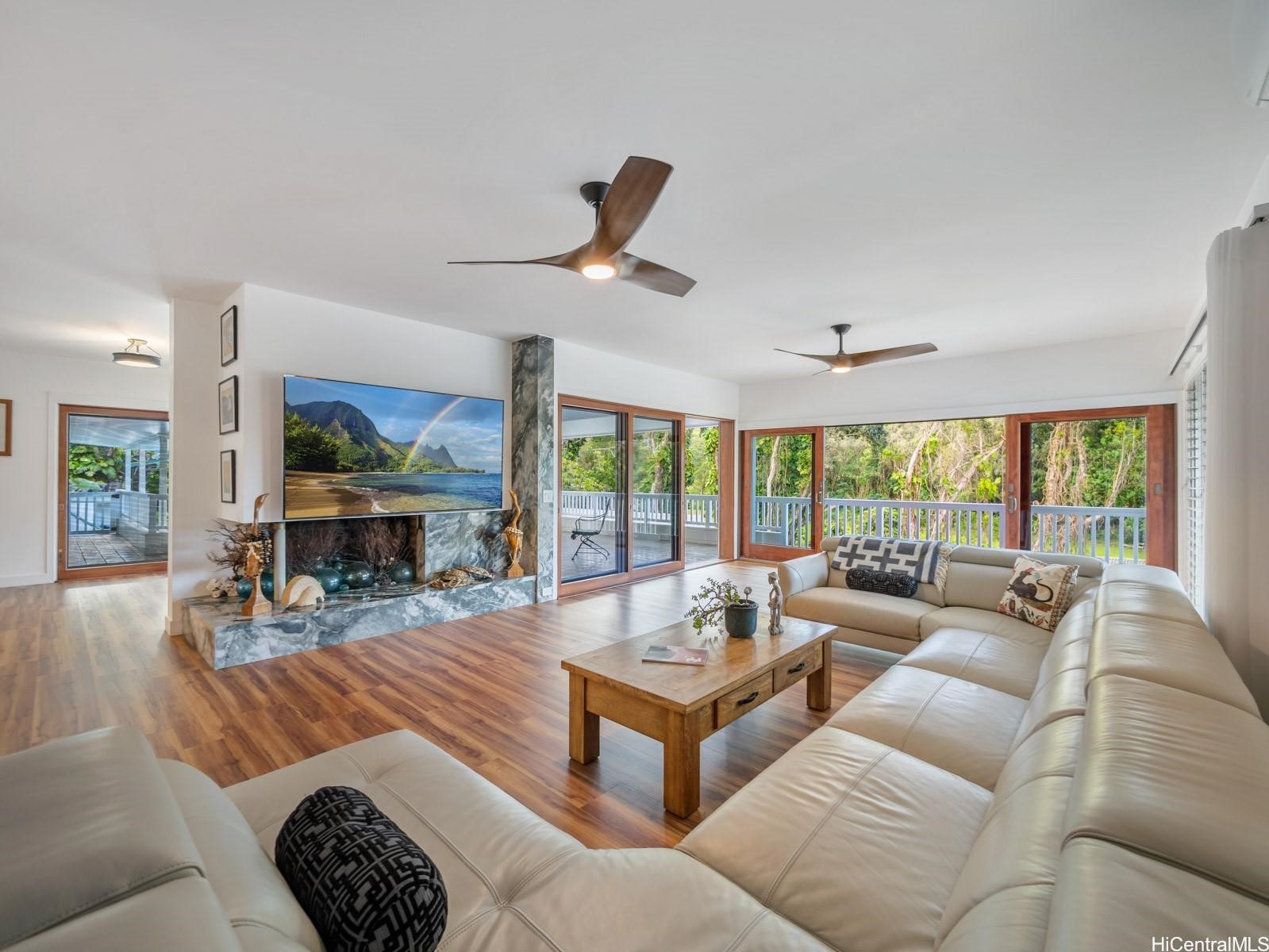 969 Auloa Road Property Photo 3