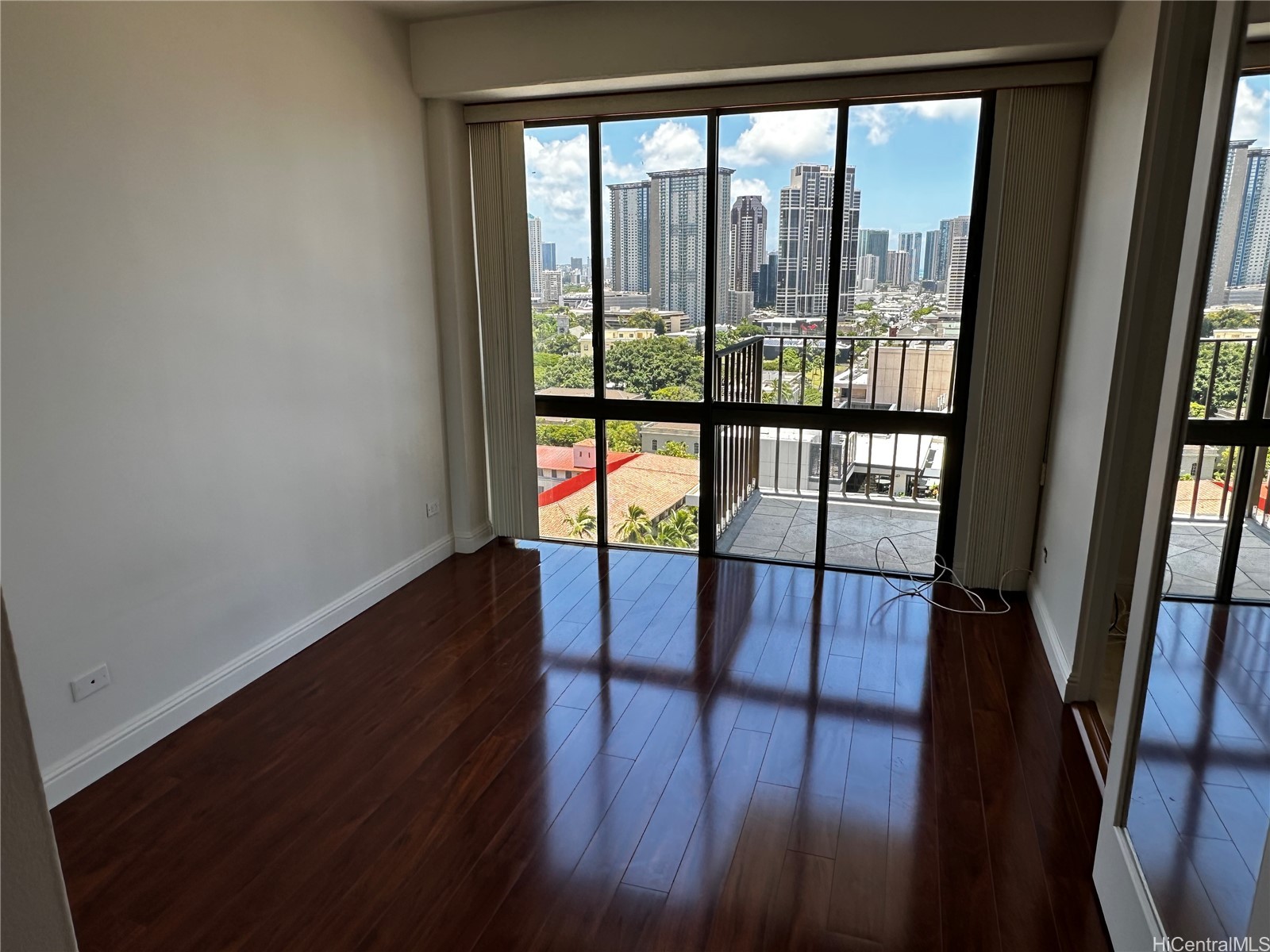 225 Queen Street 19f Property Photo 4