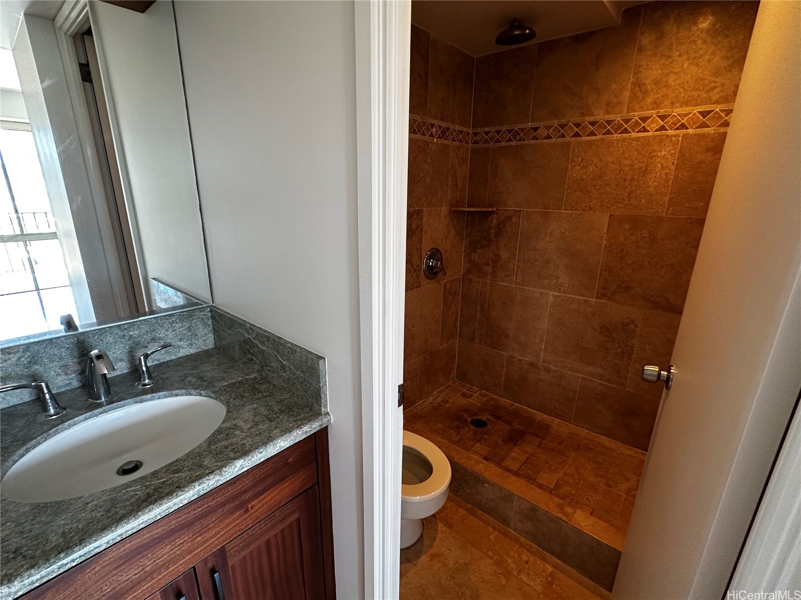 225 Queen Street 19f Property Photo 6