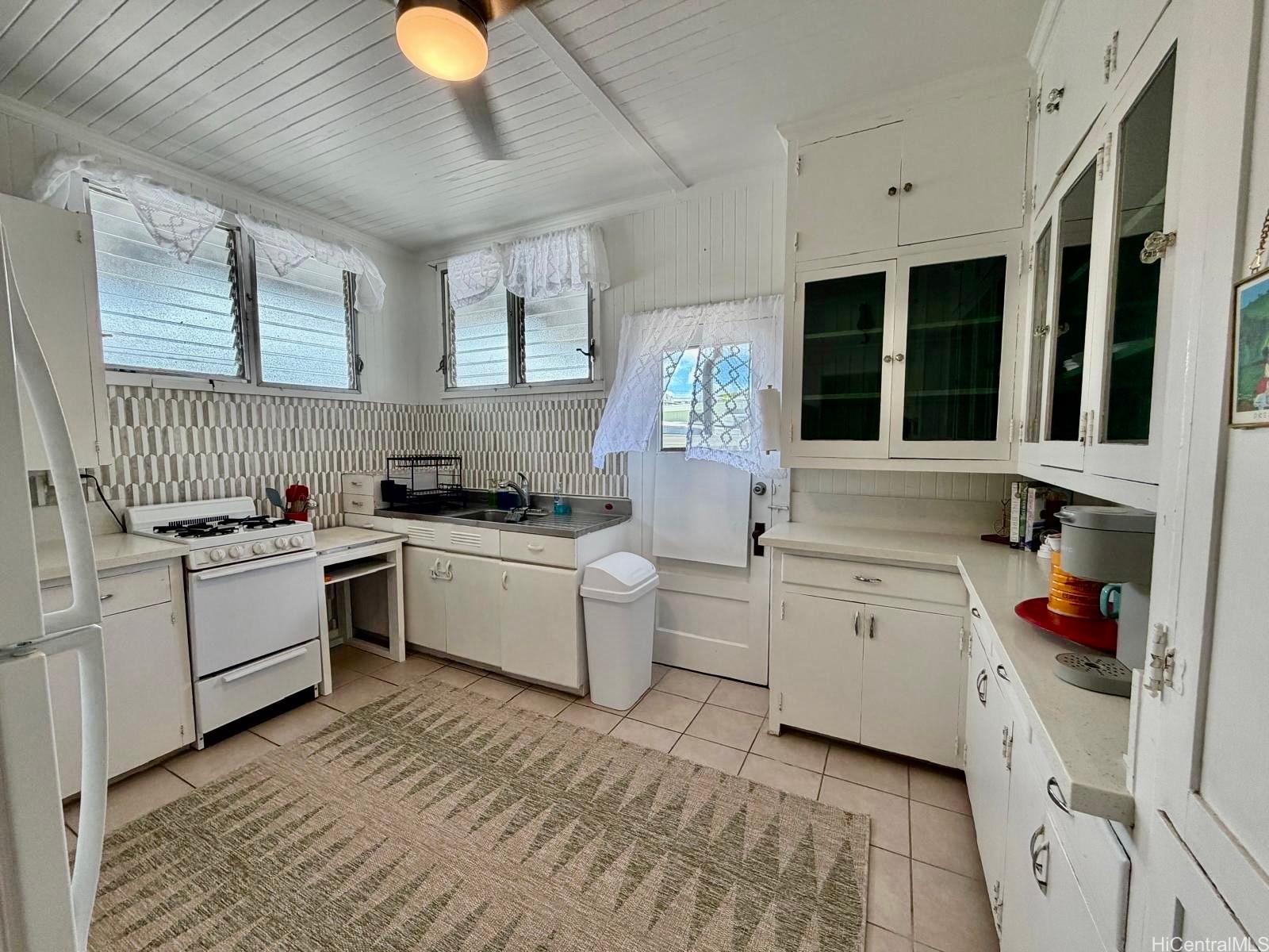 404 Paui Place Property Photo 5