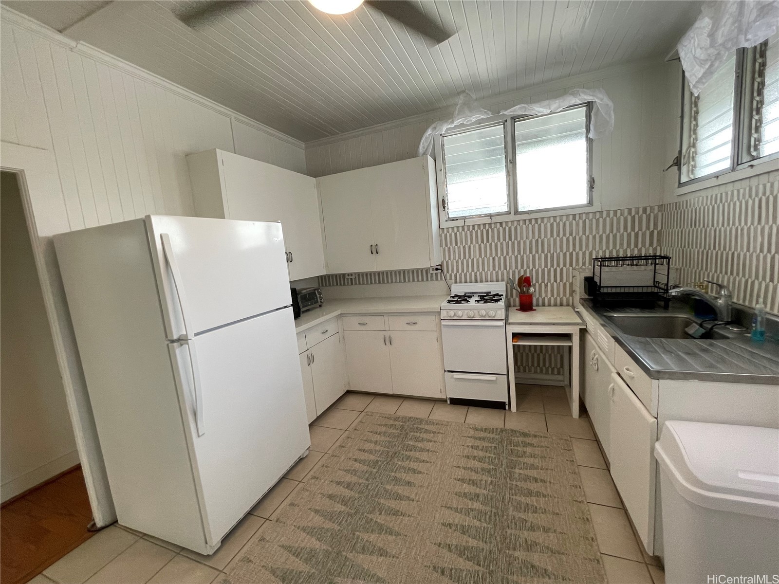 404 Paui Place Property Photo 6