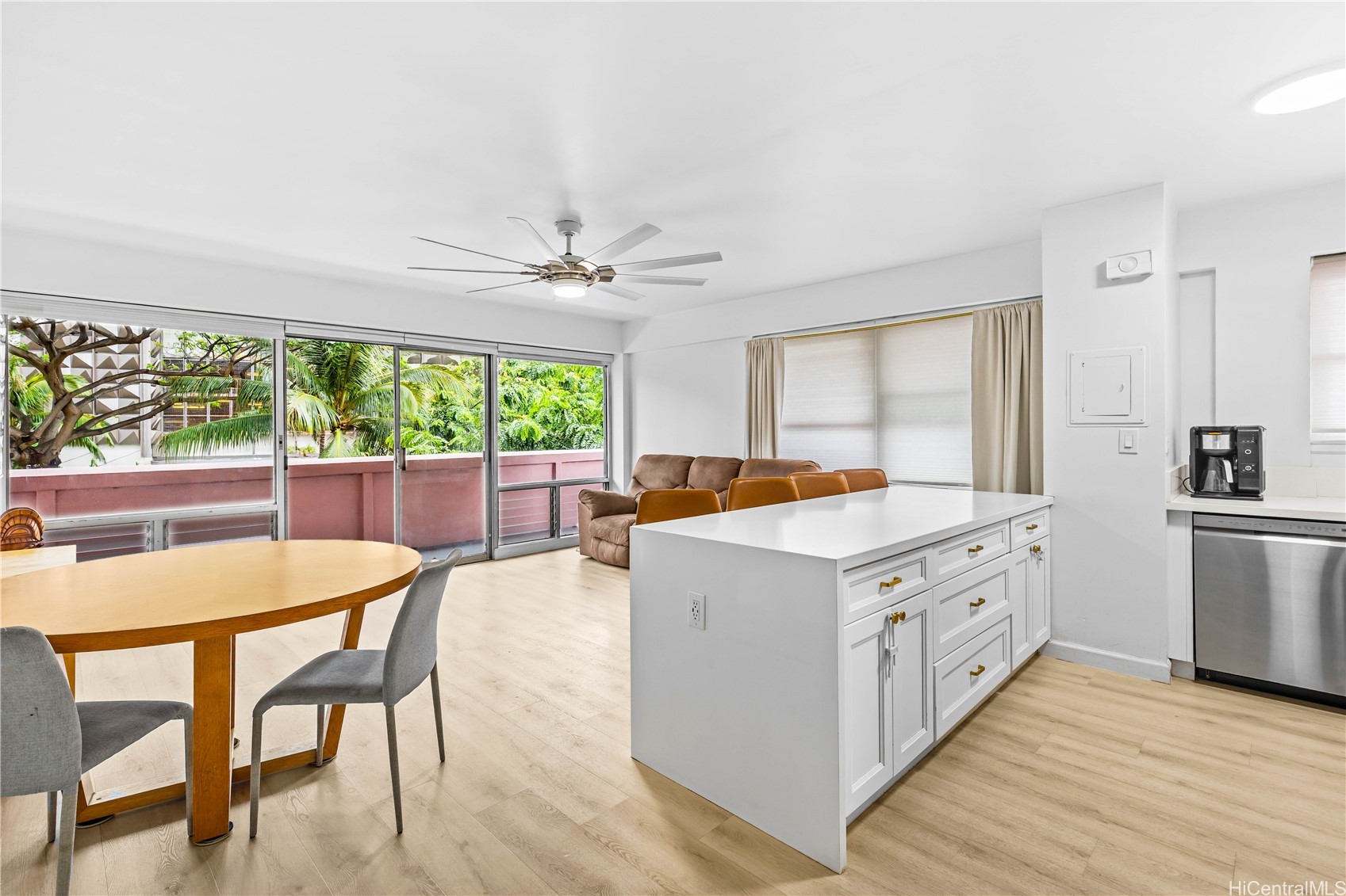 2118 Kuhio Avenue 401 Property Photo 4