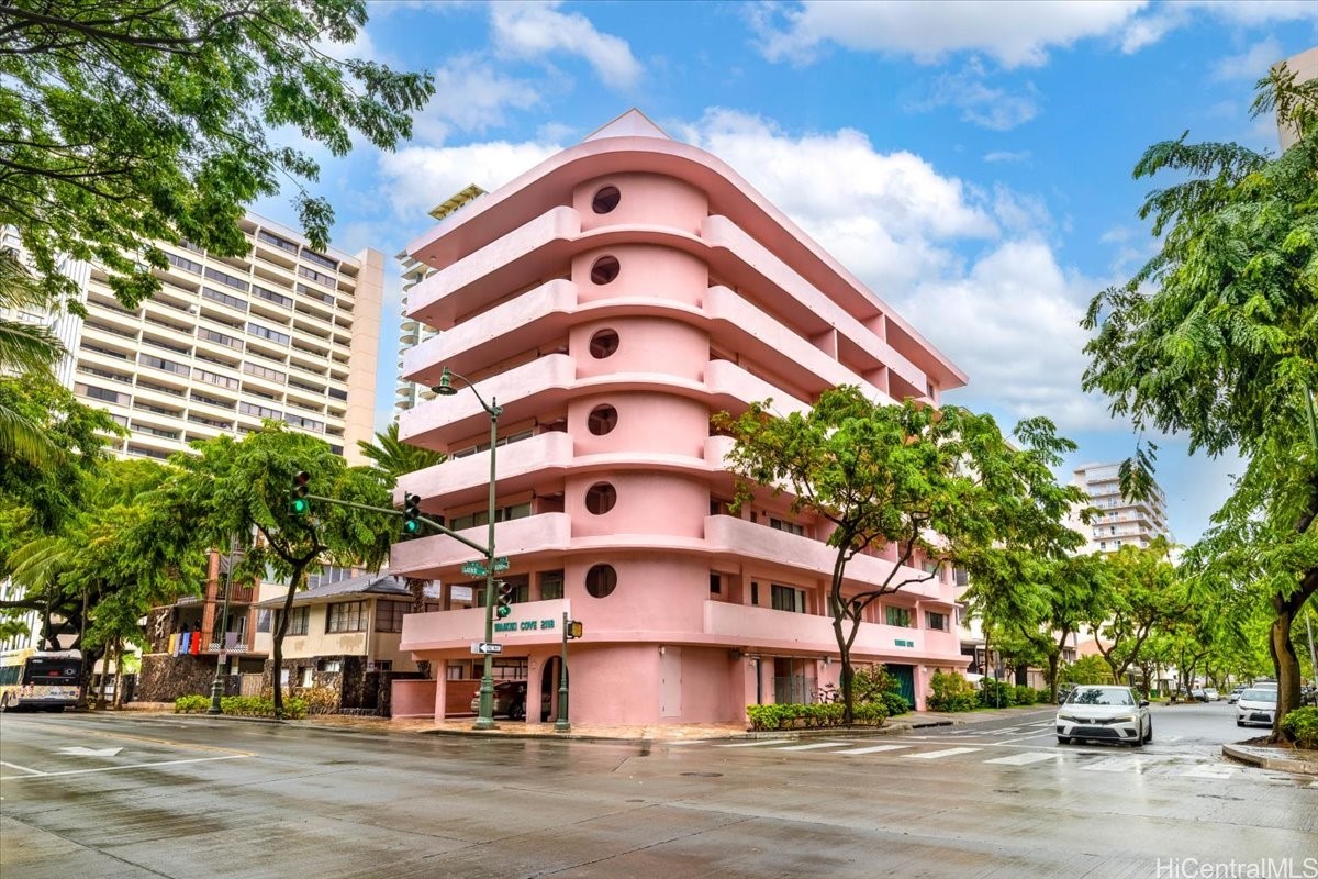 2118 Kuhio Avenue 401 Property Photo 10