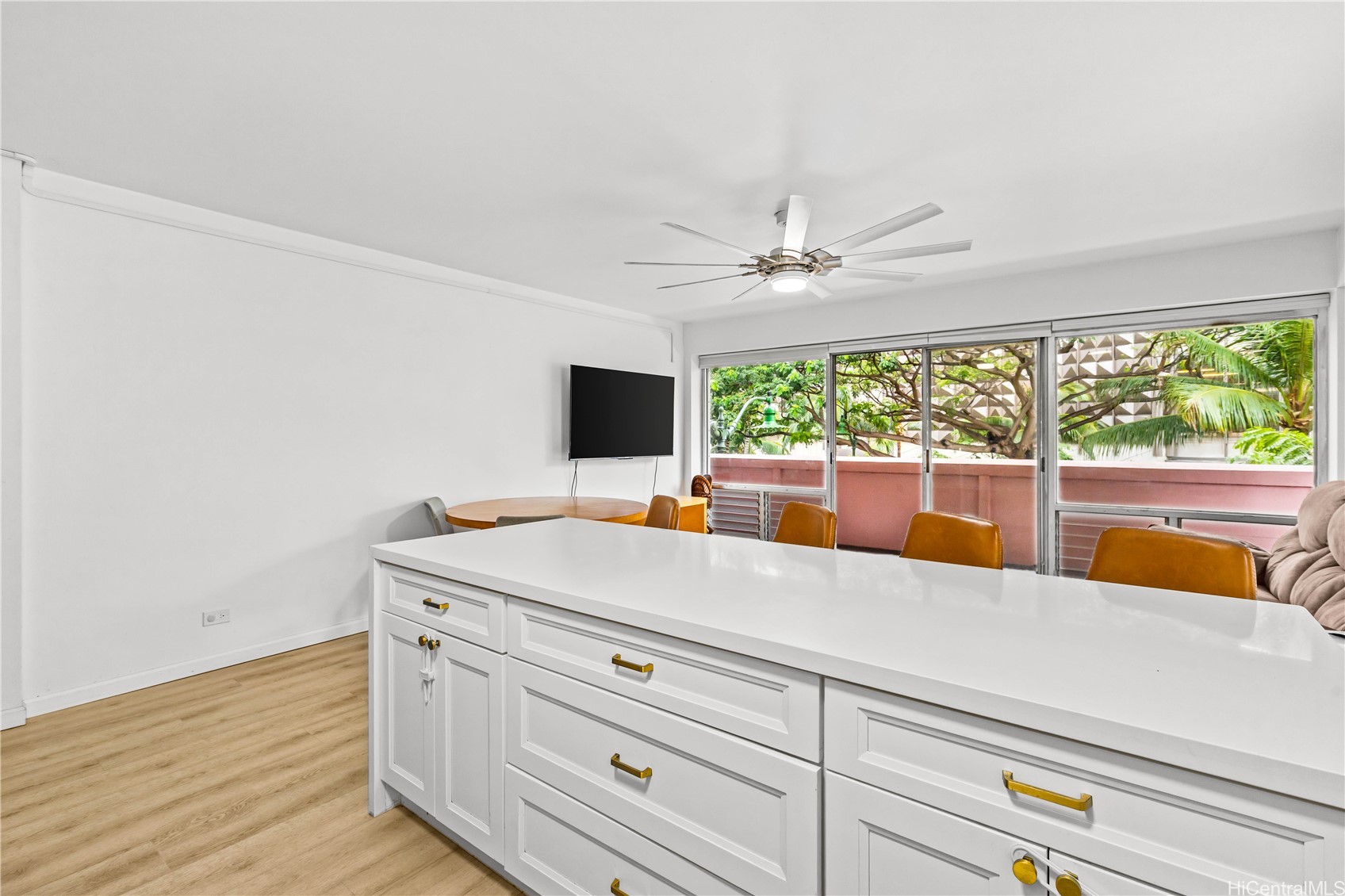 2118 Kuhio Avenue 401 Property Photo 20