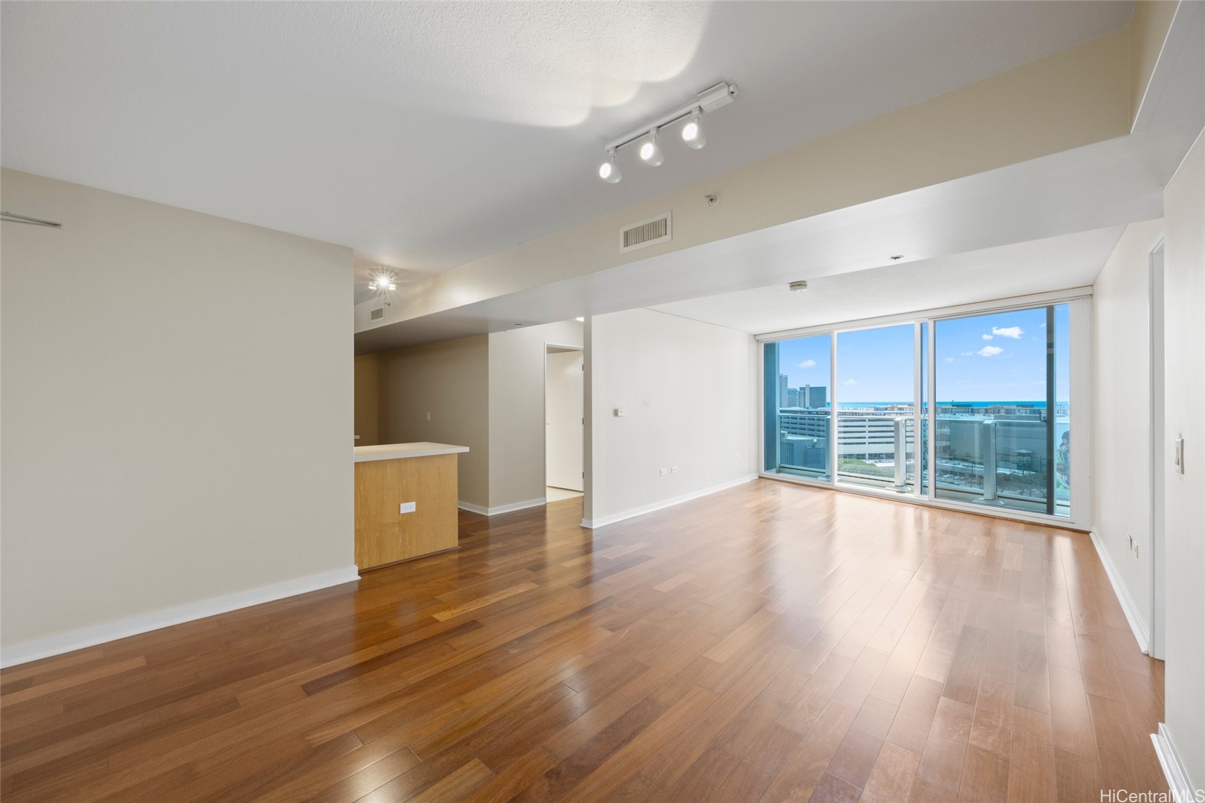 1288 Kapiolani Boulevard 1707 Property Photo 3