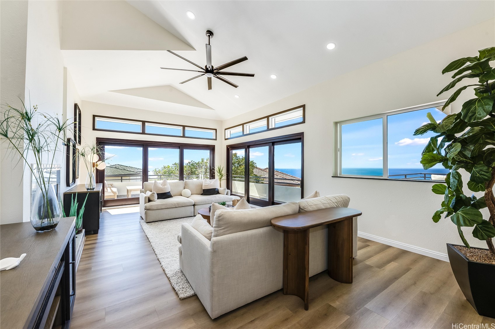 779 Moaniala Street Property Photo 3