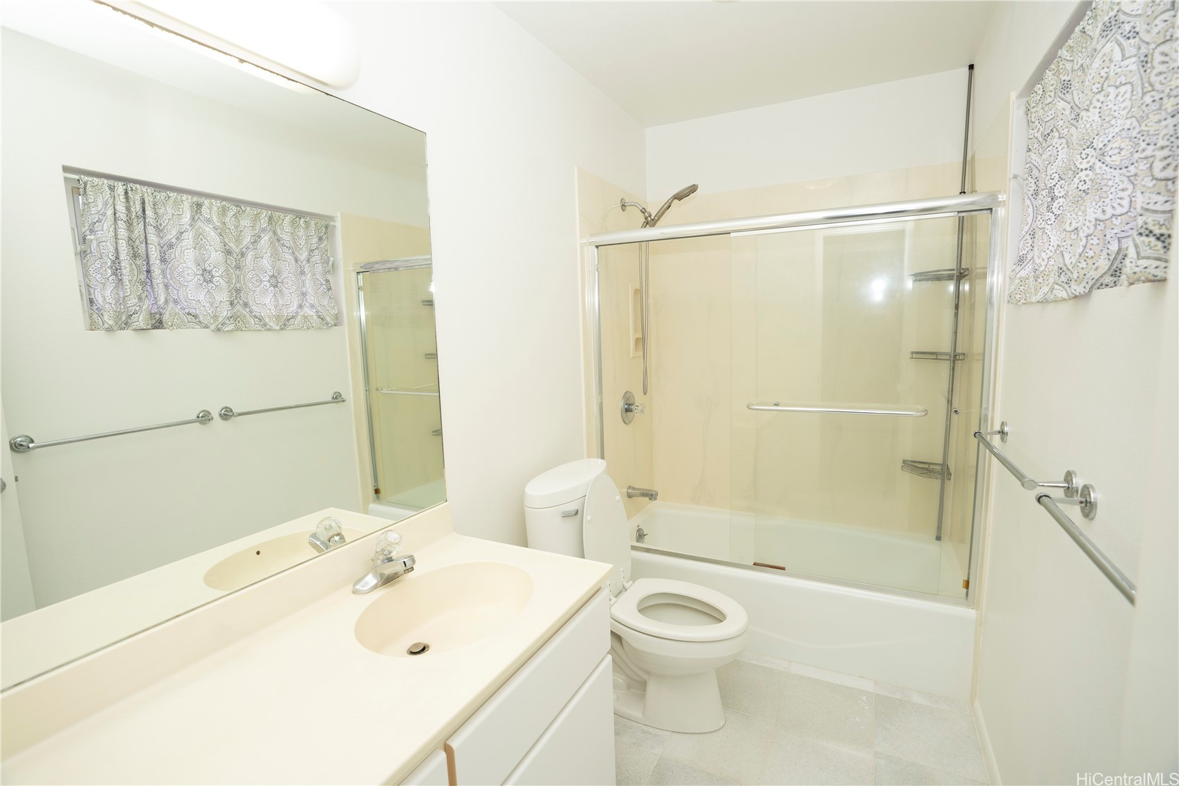1071 Hoa Street Property Photo 6