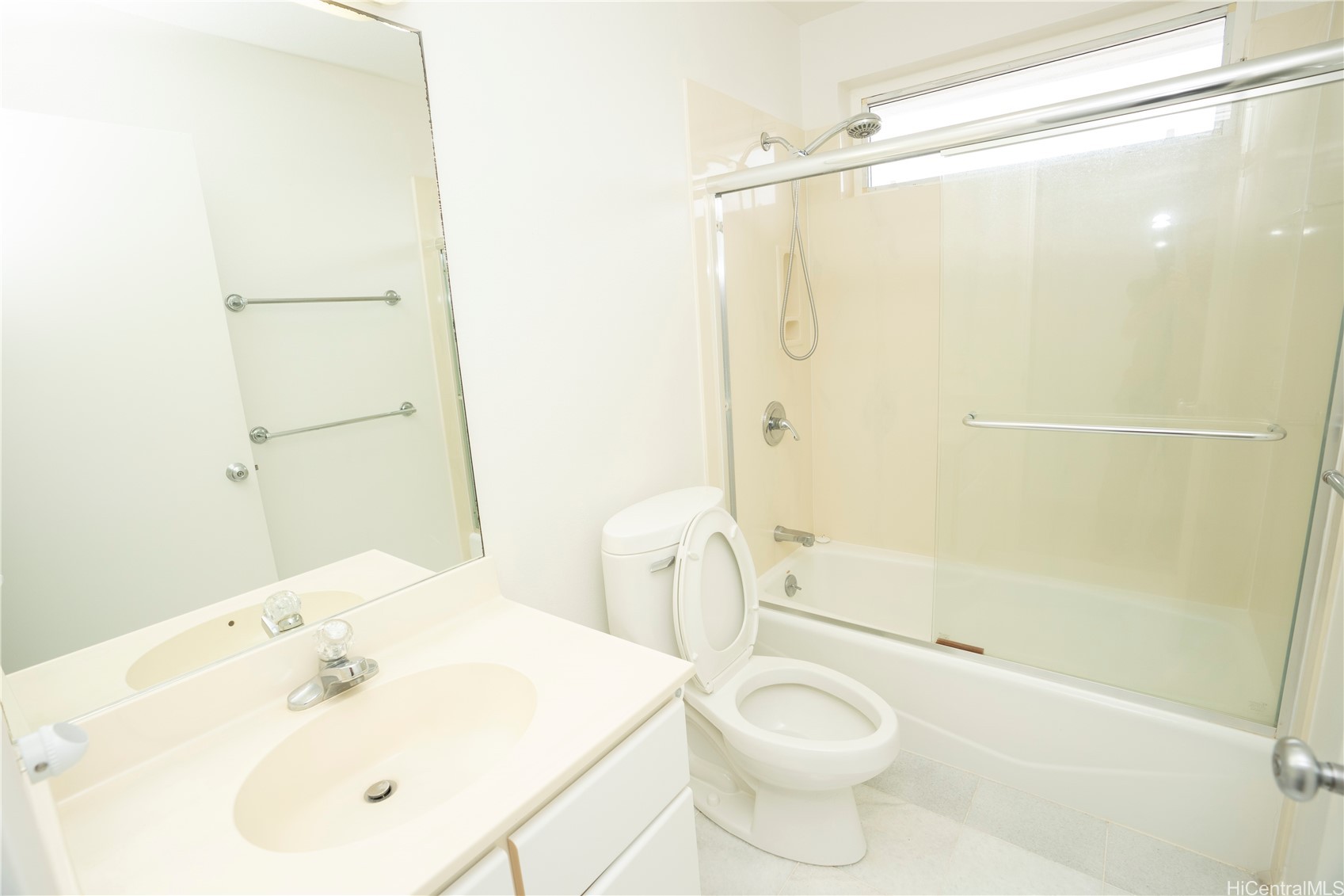 1071 Hoa Street Property Photo 12