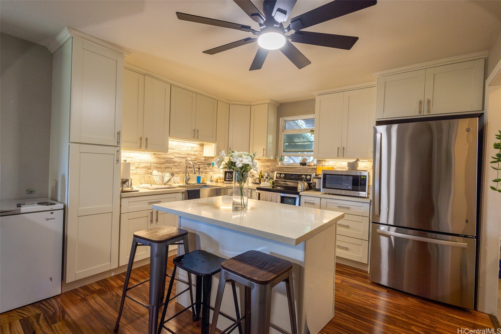202616743 Property Photo 4