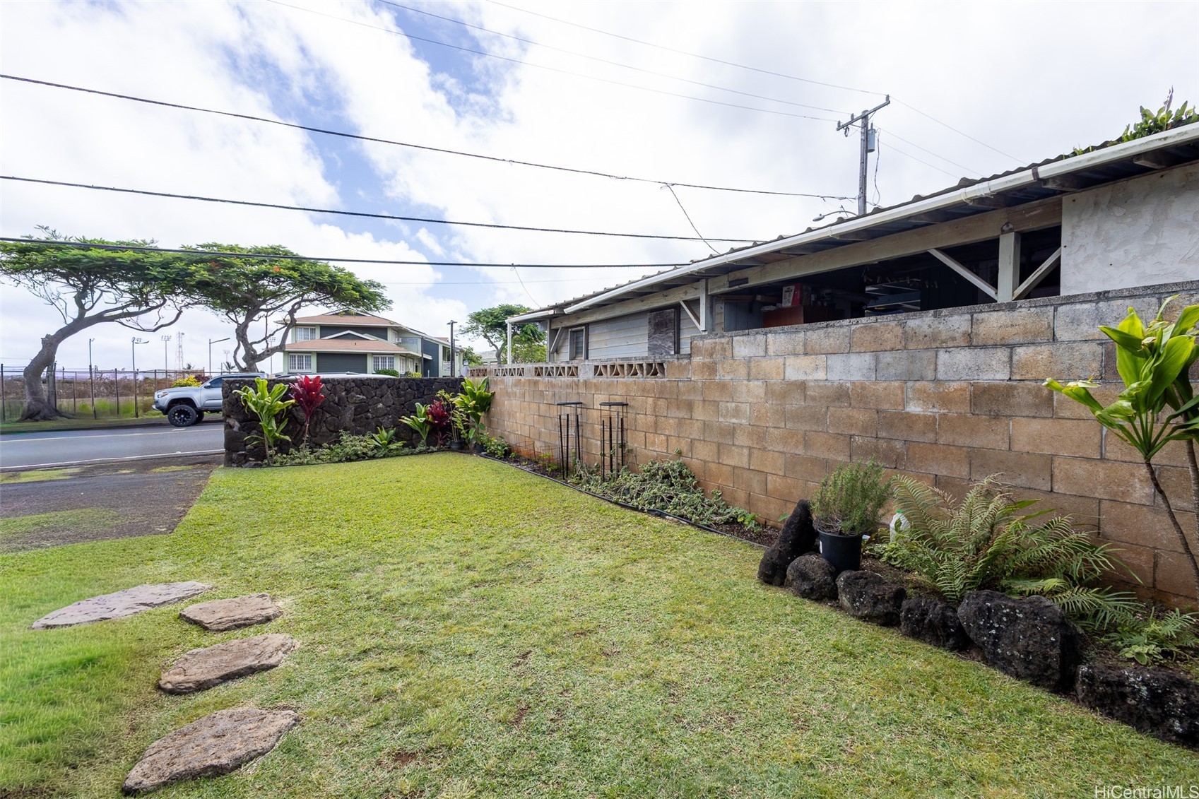 202616743 Property Photo 18