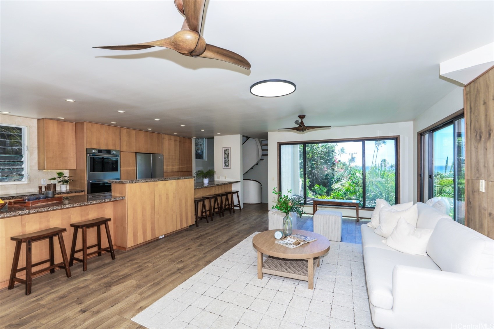 3200 Diamond Head Road Property Photo 4