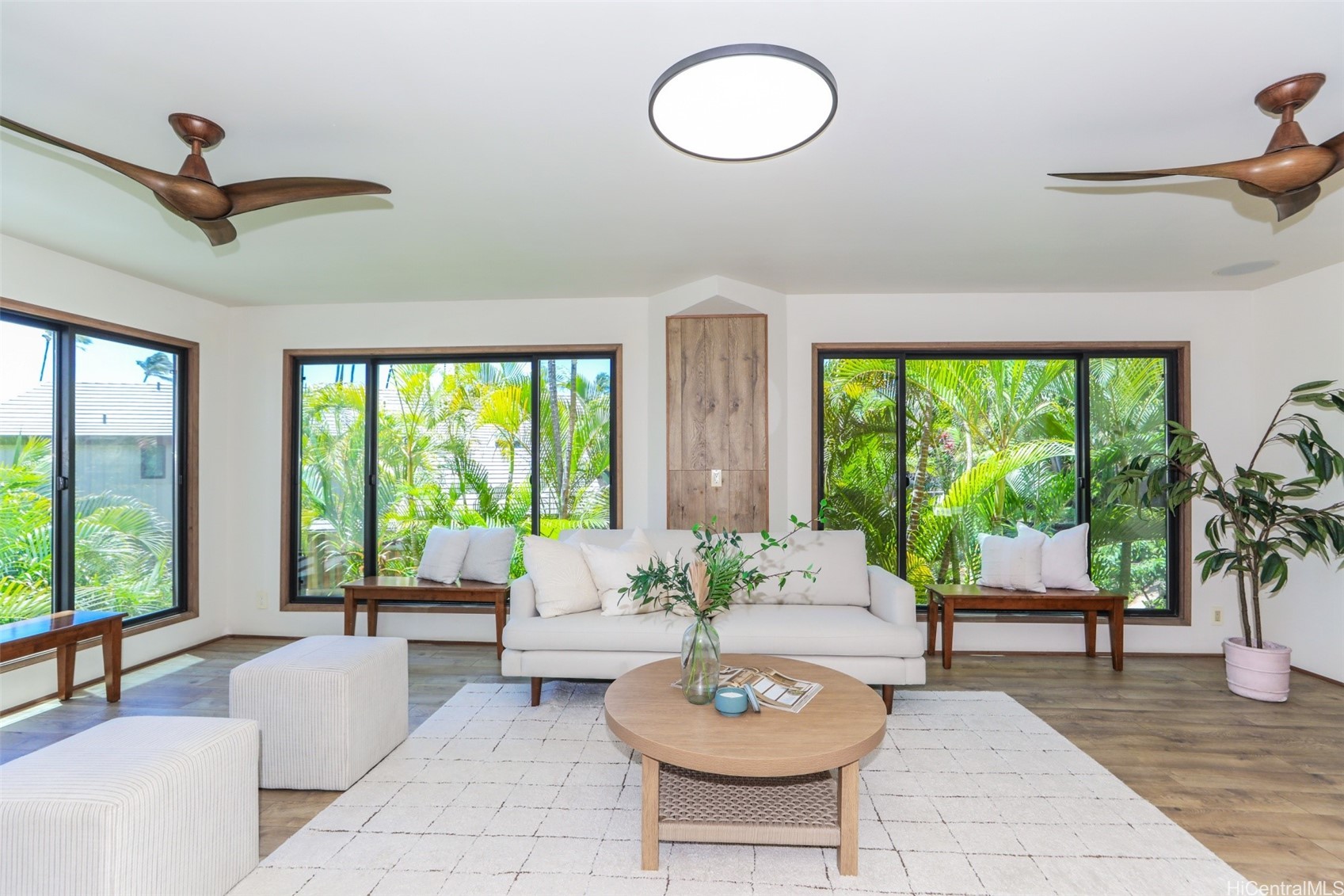 3200 Diamond Head Road Property Photo 5