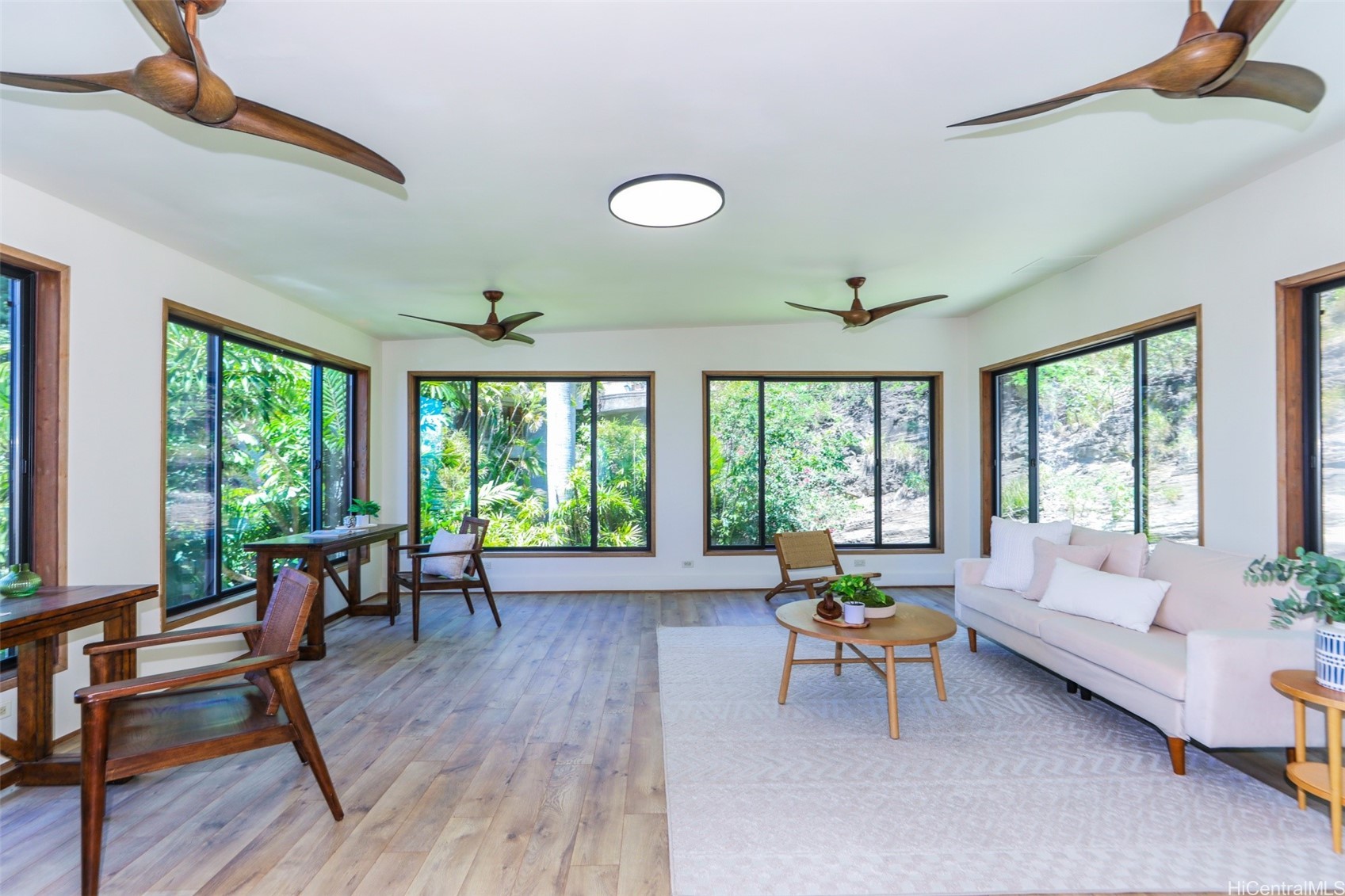 3200 Diamond Head Road Property Photo 8