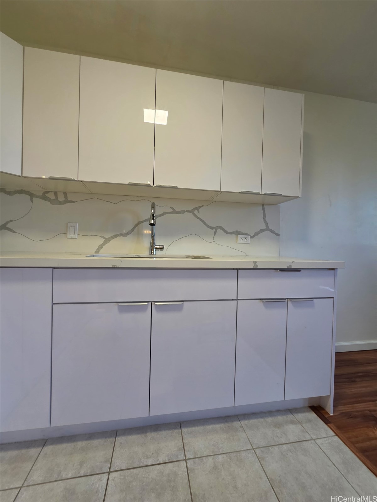 509 University Avenue 703 Property Photo 2