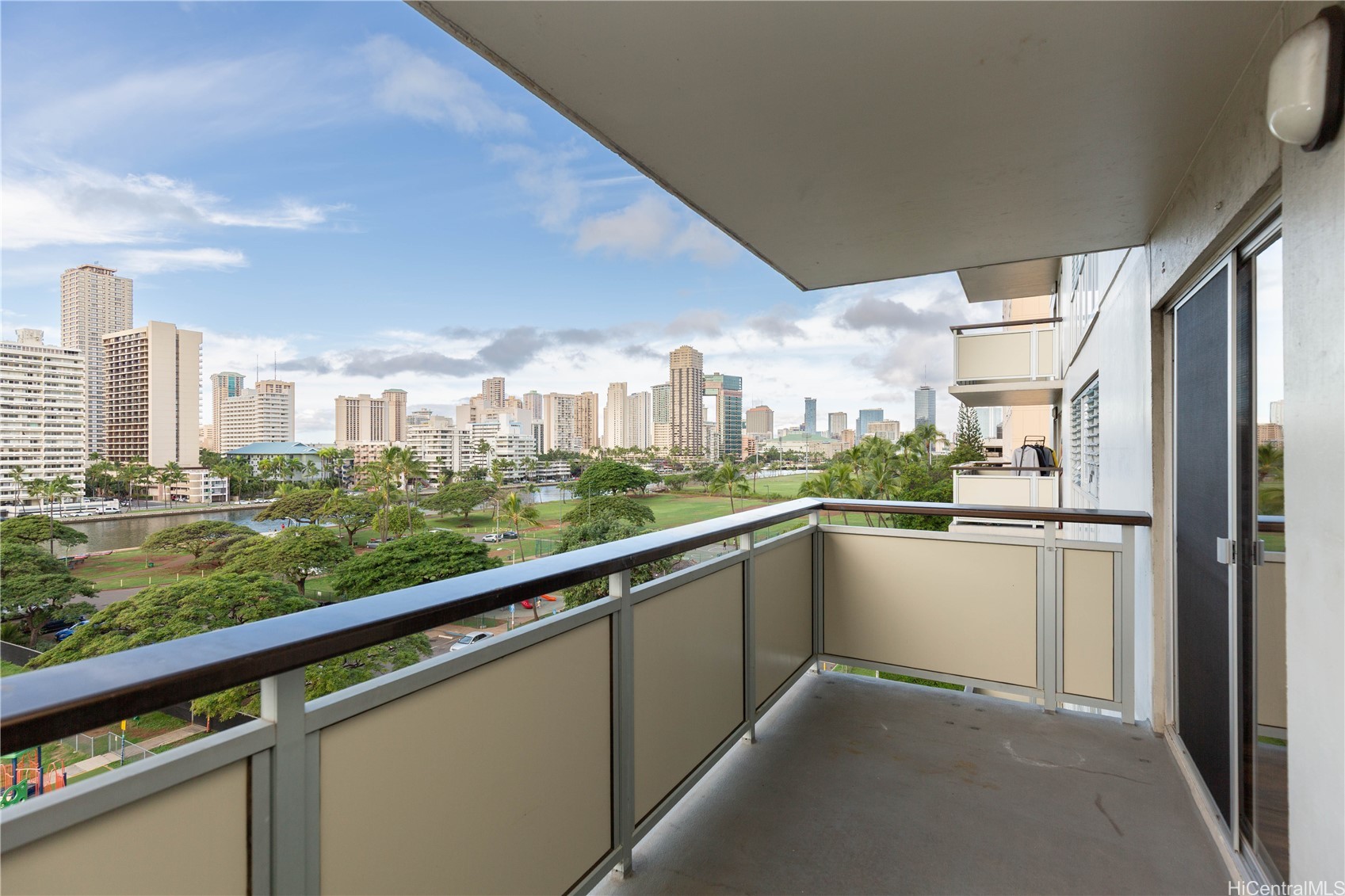 509 University Avenue 703 Property Photo 10